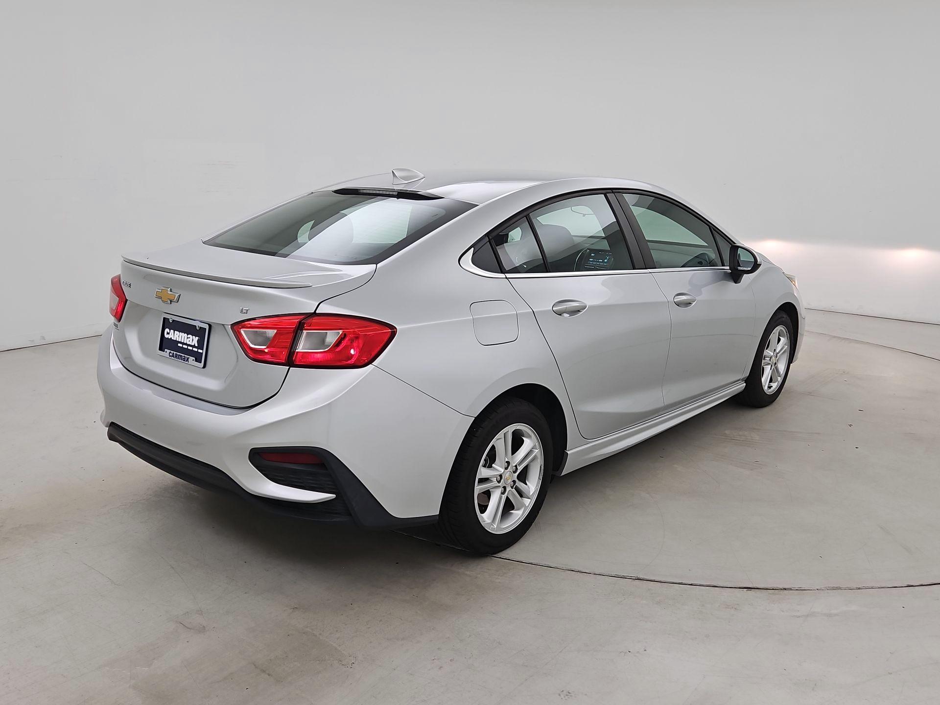 Thumbnail: 2018 Chevrolet Cruze - 5