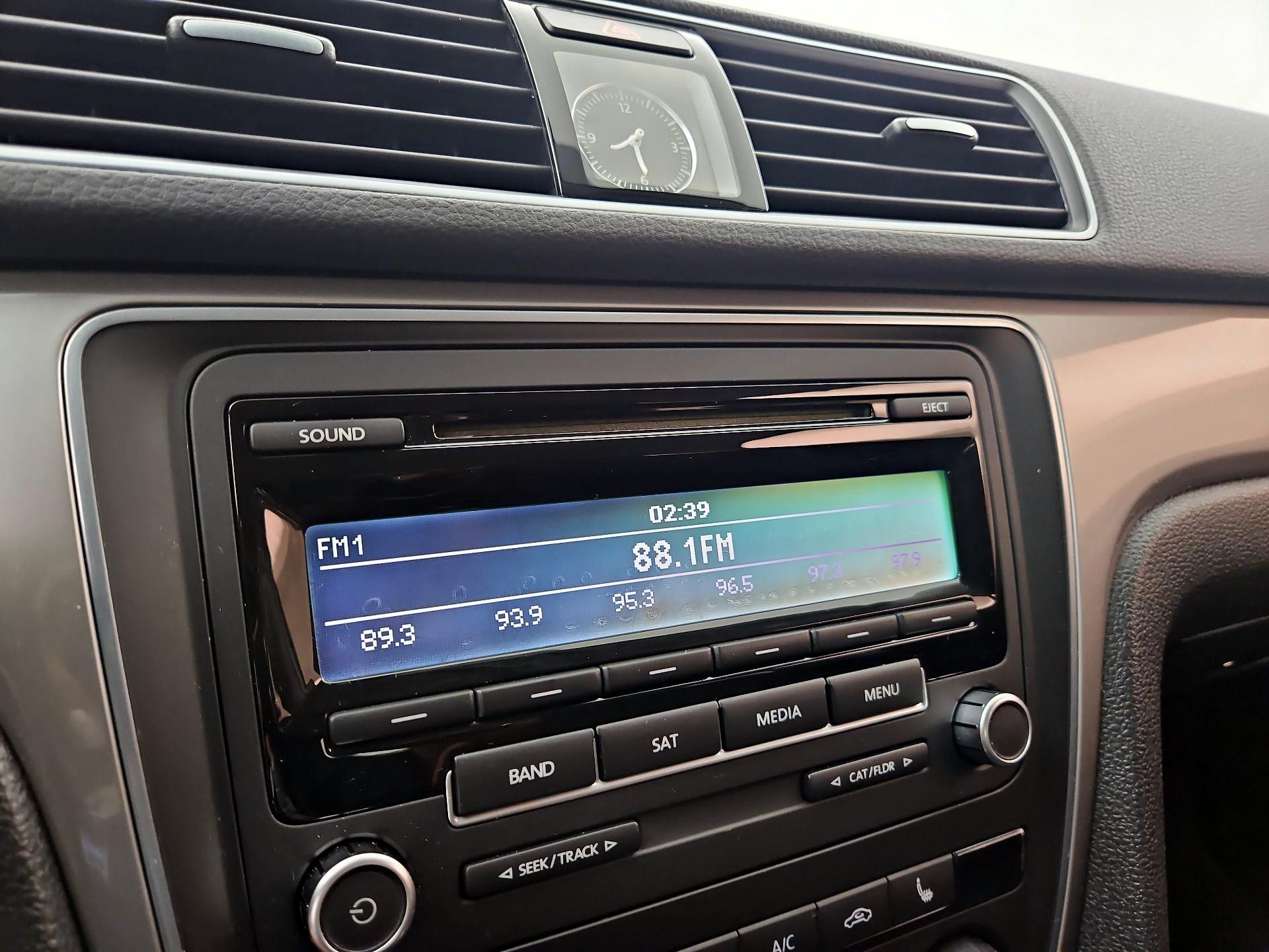 Thumbnail: 2014 Volkswagen Passat - 14