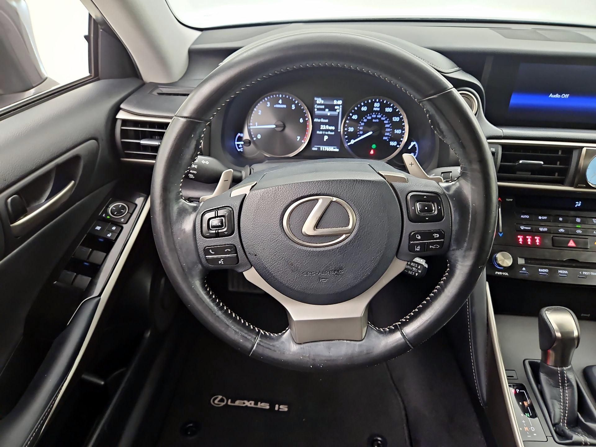 Thumbnail: 2018 Lexus IS - 10