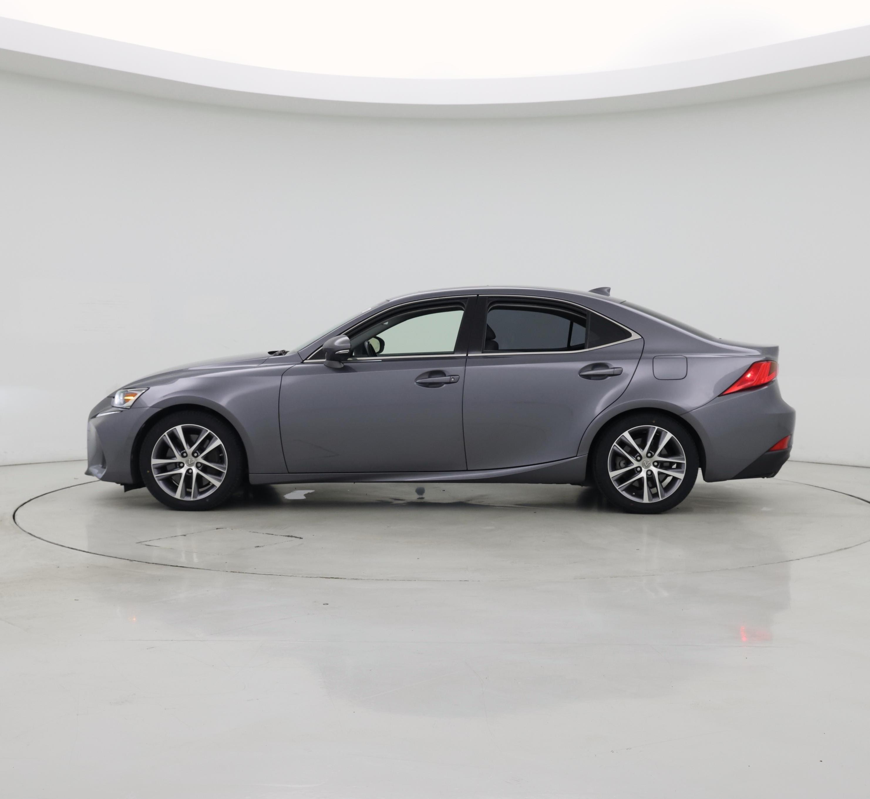 Thumbnail: 2018 Lexus IS - 3