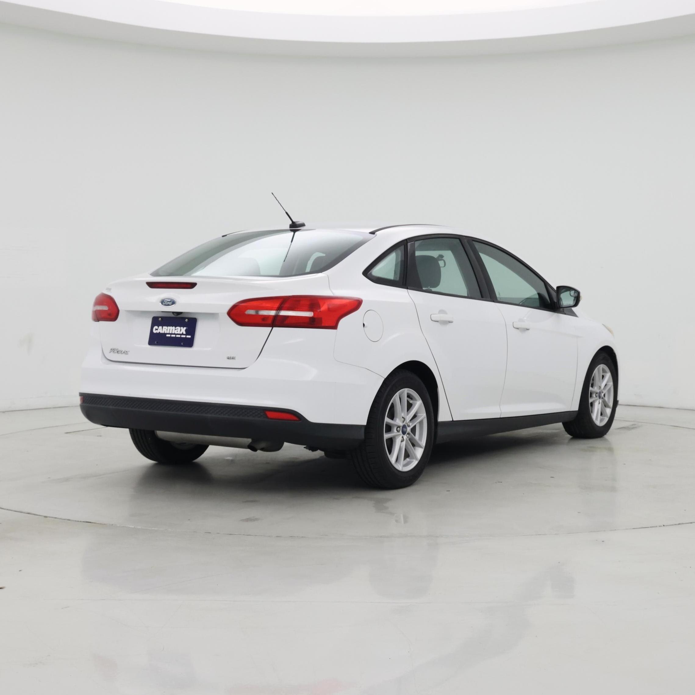 Thumbnail: 2017 Ford Focus - 8
