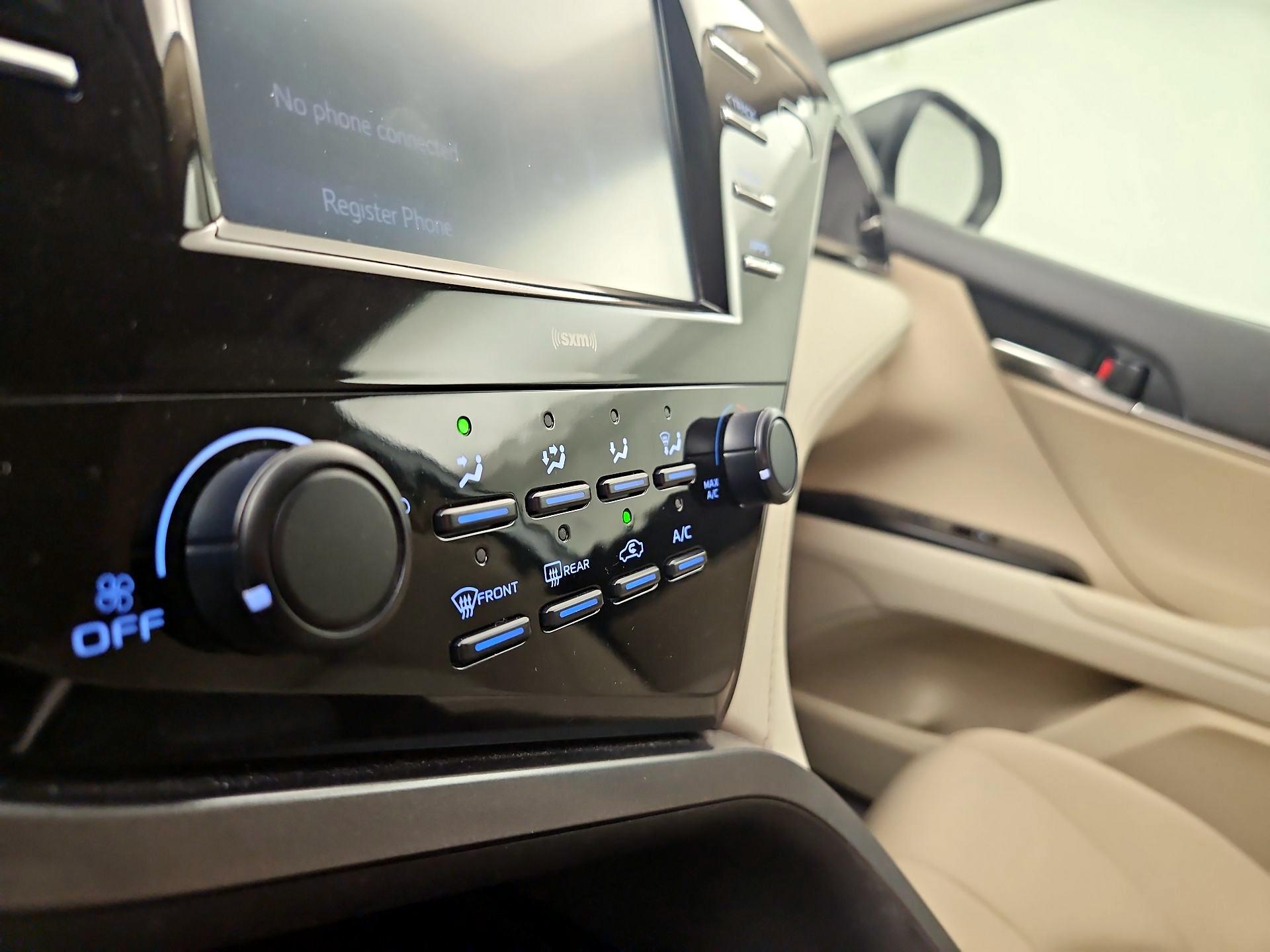Thumbnail: 2020 Toyota Camry - 16