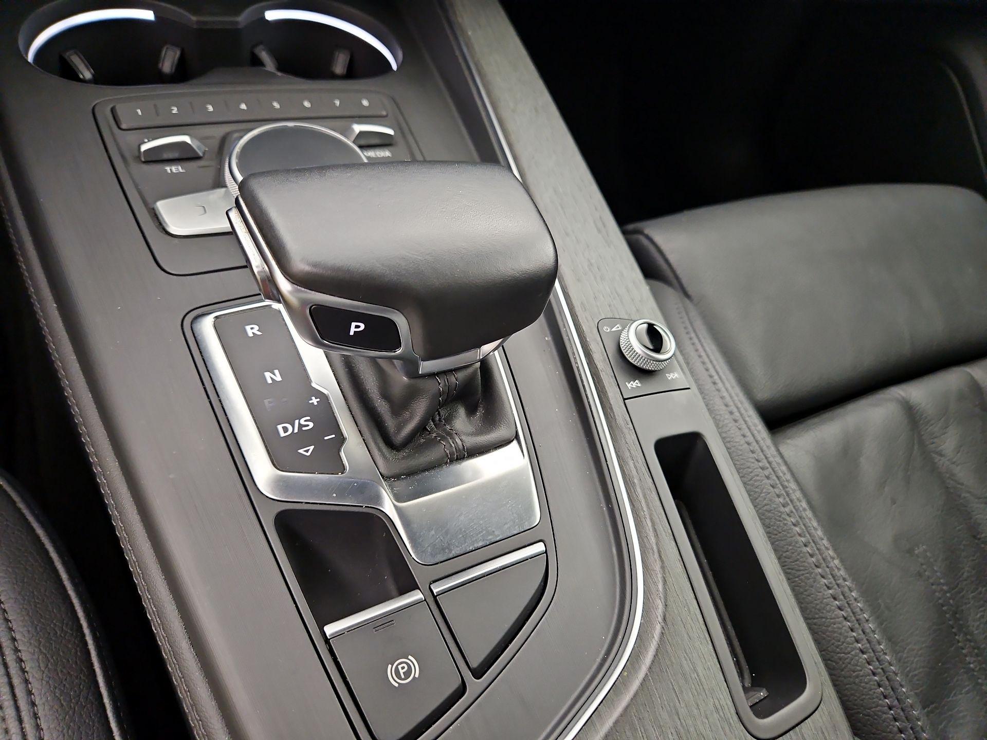 Thumbnail: 2019 Audi A4 - 18
