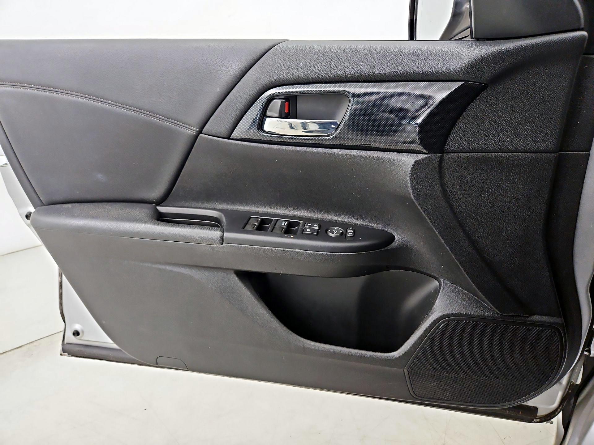 Thumbnail: 2015 Honda Accord - 12