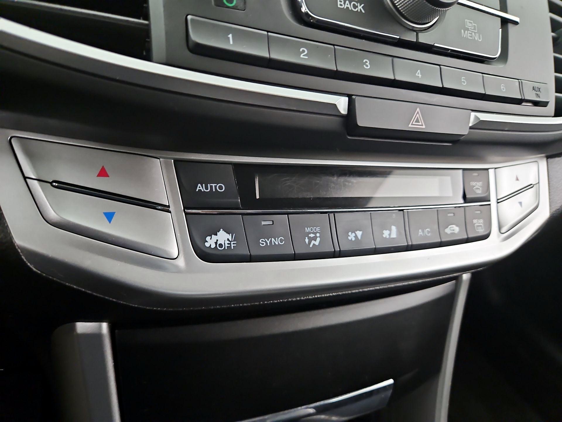 Thumbnail: 2015 Honda Accord - 16