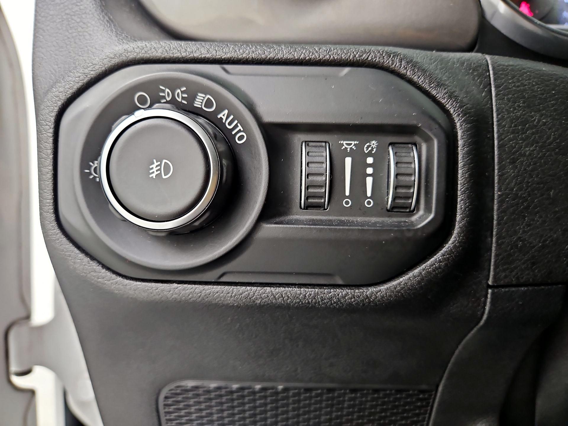 Thumbnail: 2020 Jeep Wrangler - 13
