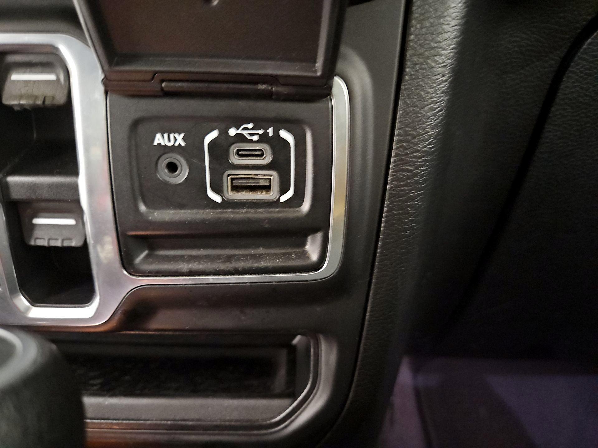 Thumbnail: 2020 Jeep Wrangler - 18