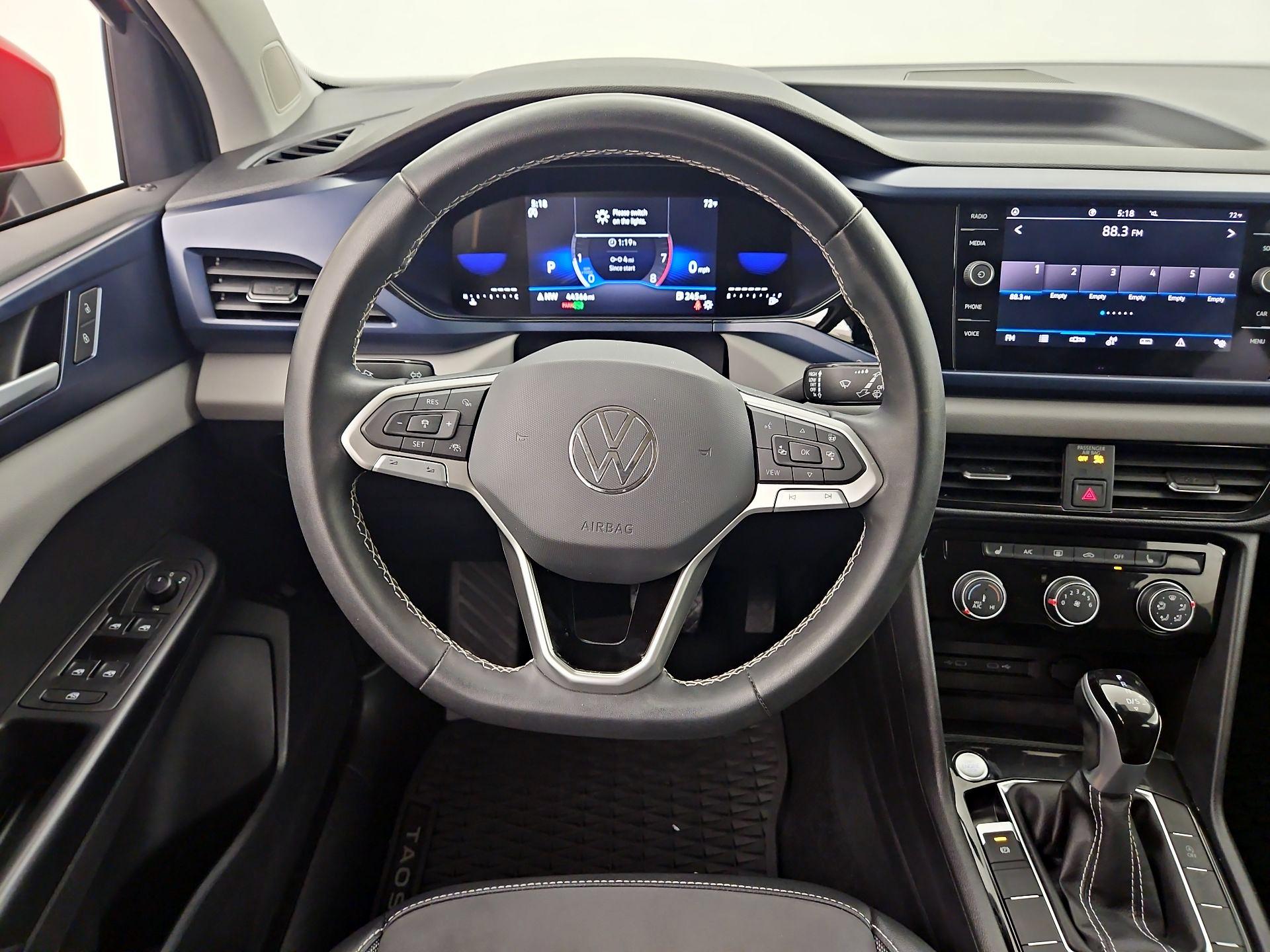 Thumbnail: 2023 Volkswagen Taos - 10