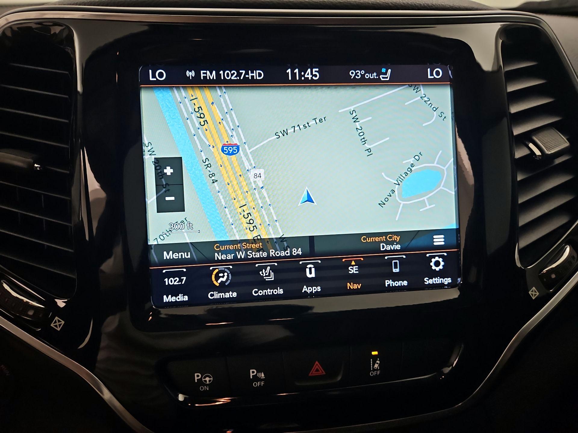 Thumbnail: 2021 Jeep Cherokee - 12