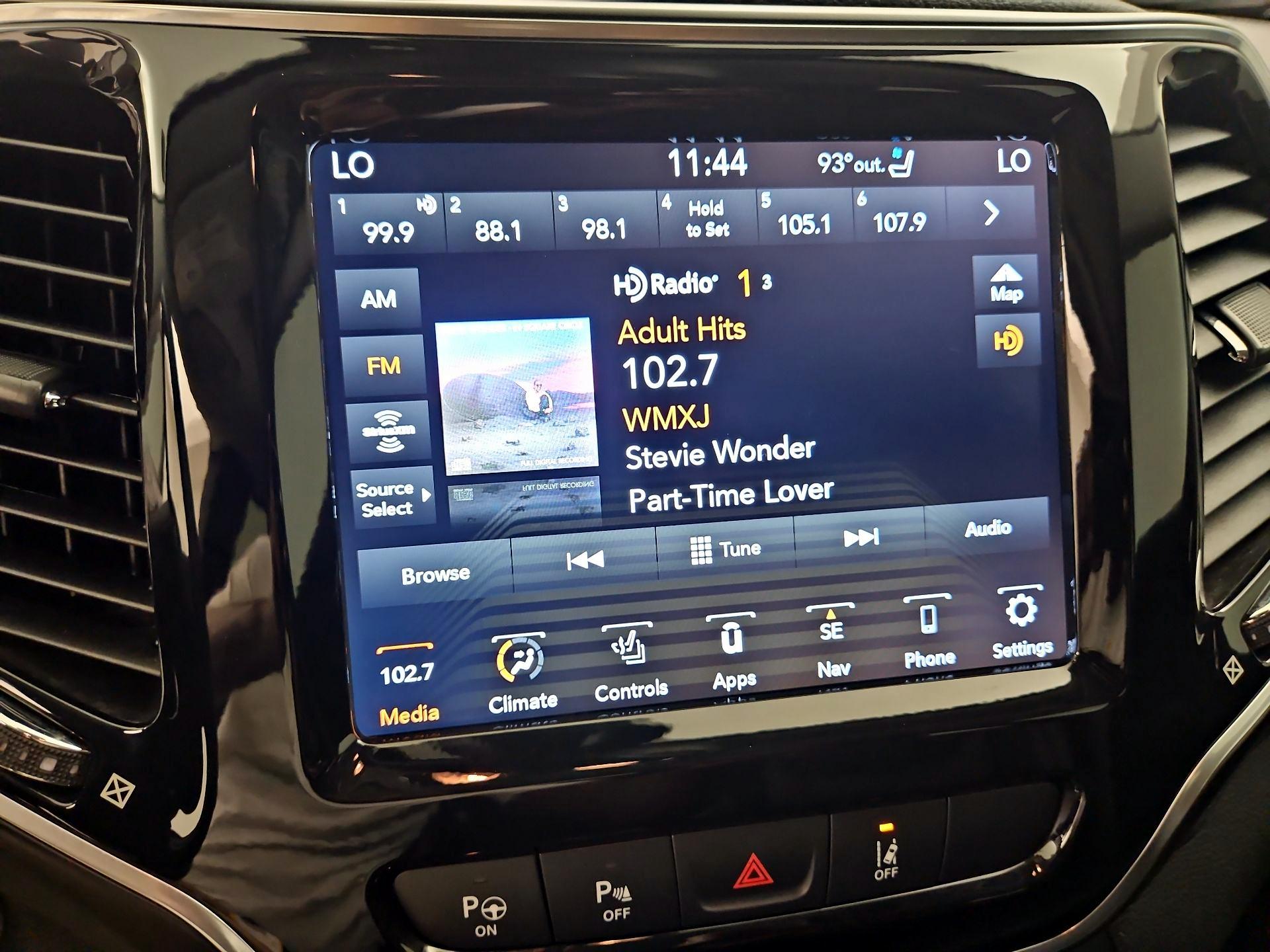 Thumbnail: 2021 Jeep Cherokee - 14
