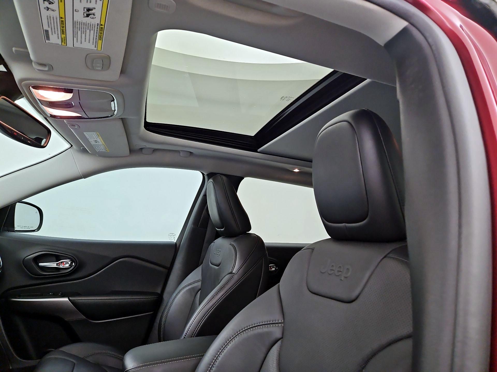 Thumbnail: 2021 Jeep Cherokee - 18