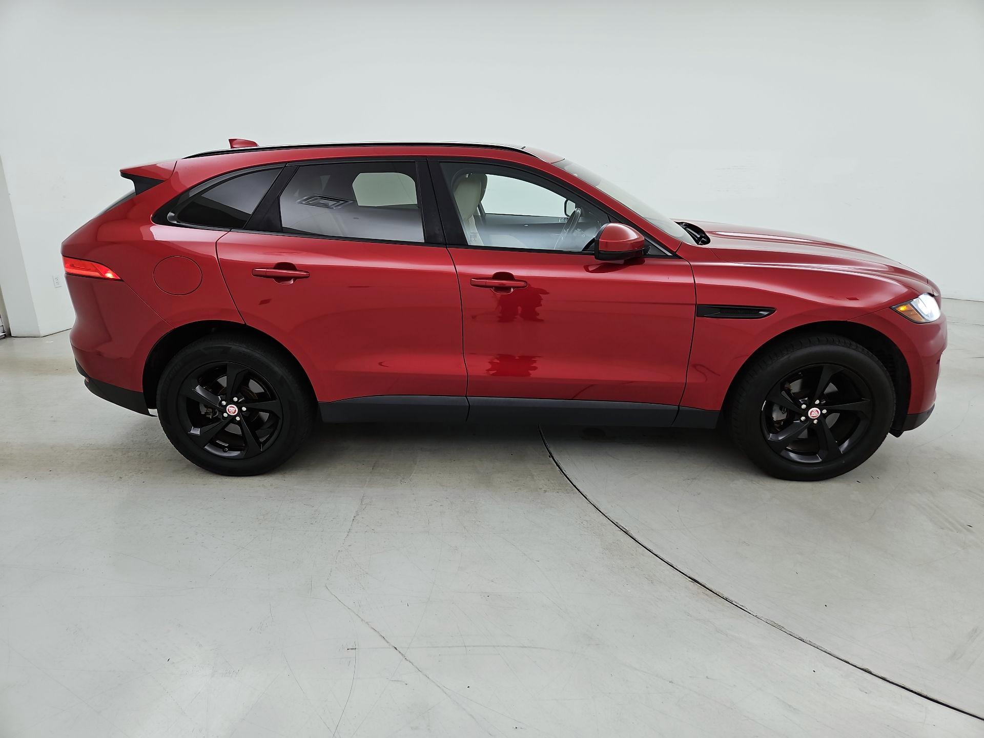 Thumbnail: 2018 Jaguar F-Pace - 4