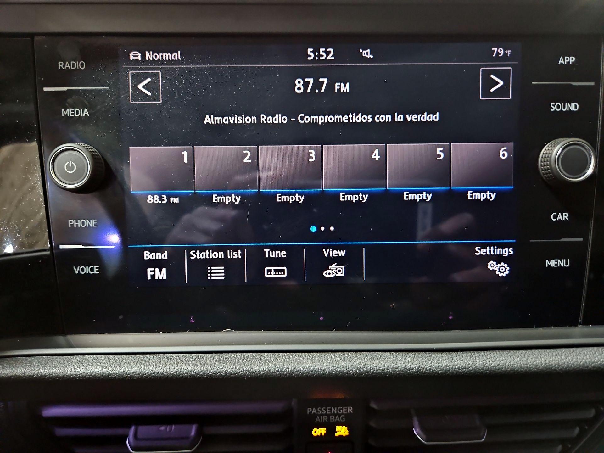 Thumbnail: 2019 Volkswagen Jetta - 15