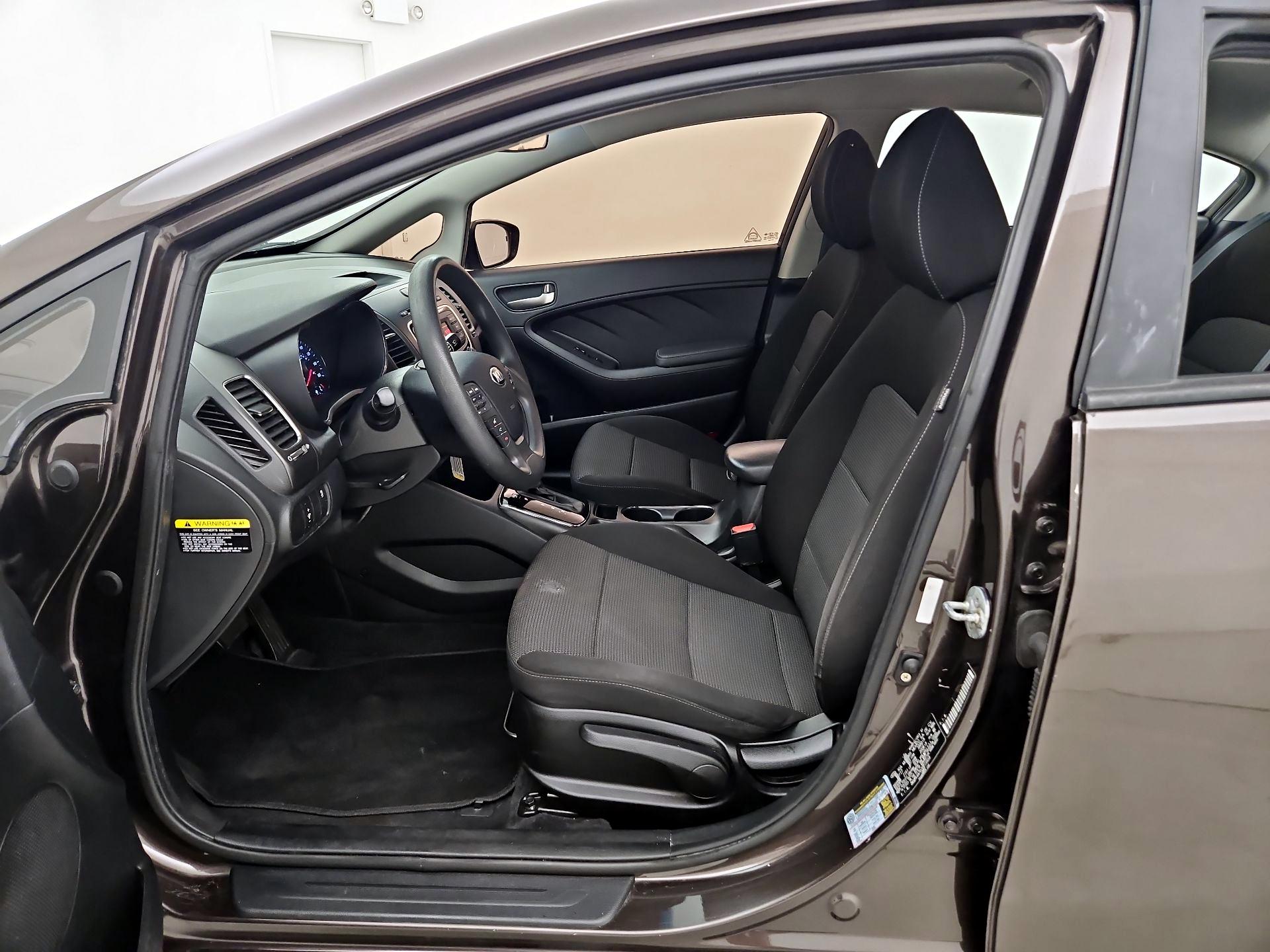 Thumbnail: 2018 Kia Forte - 11