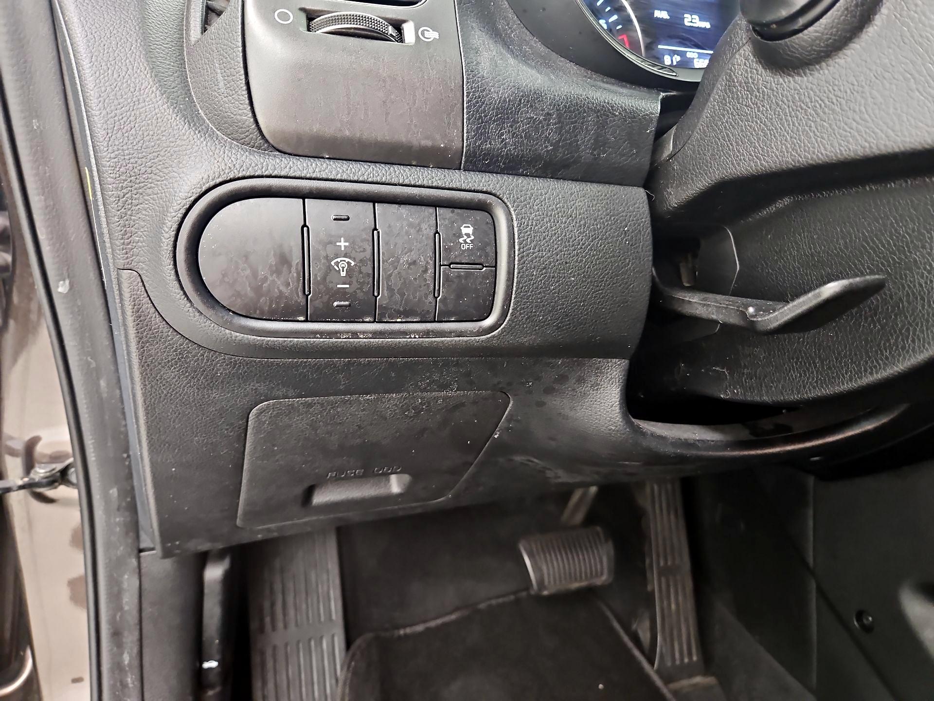 Thumbnail: 2018 Kia Forte - 13