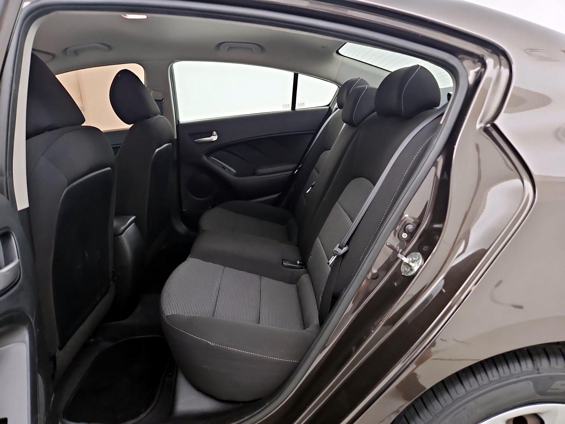 Thumbnail: 2018 Kia Forte - 18
