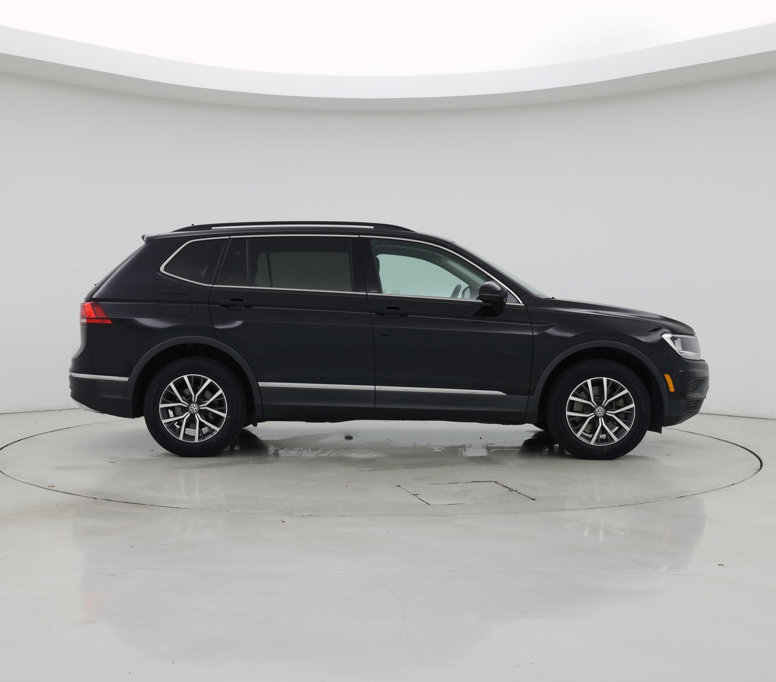 Thumbnail: 2020 Volkswagen Tiguan - 7