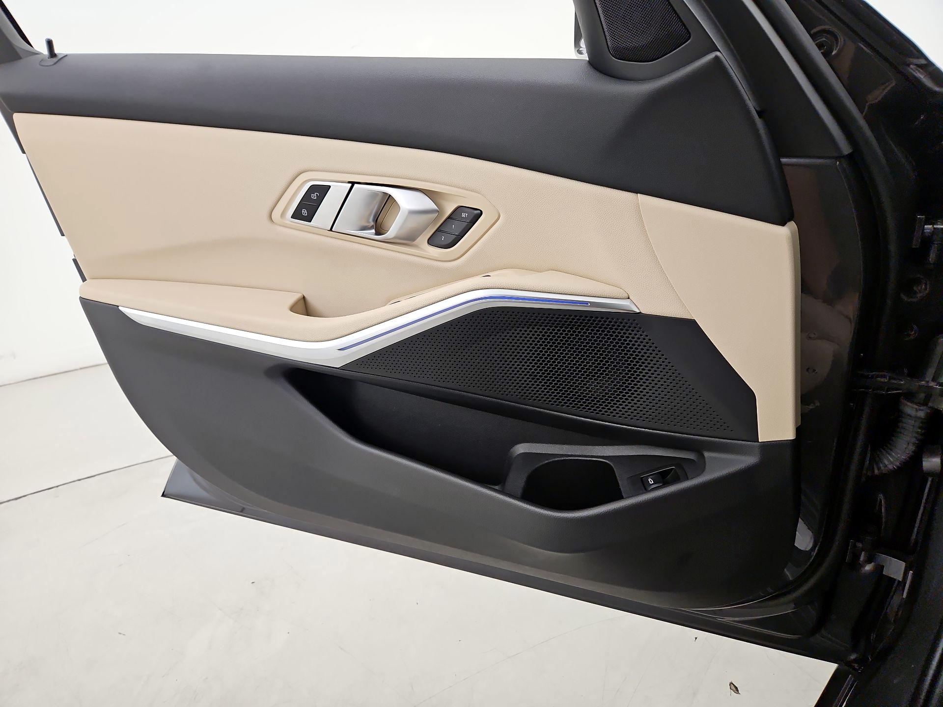 Thumbnail: 2021 BMW 3 Series - 12