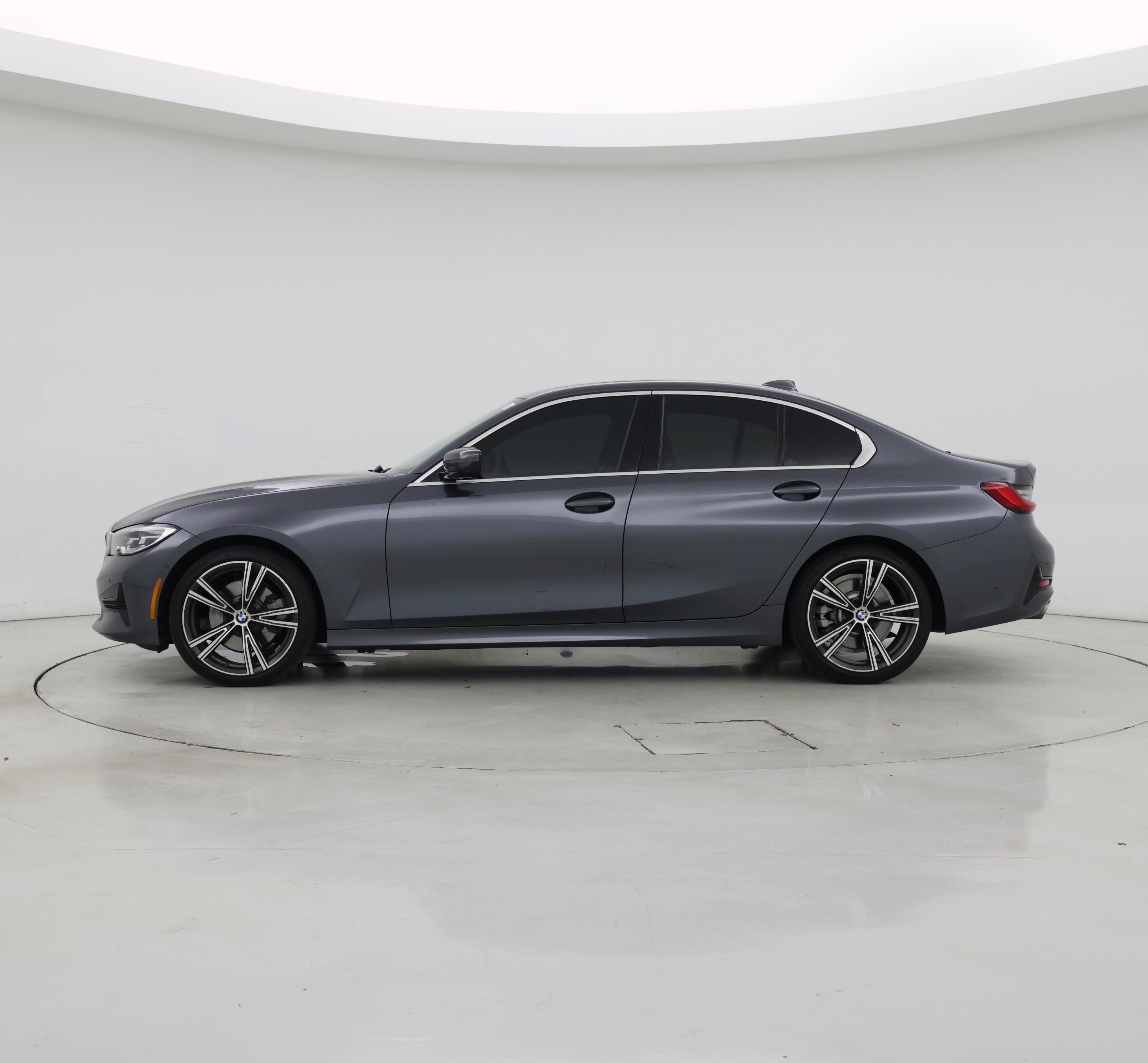 Thumbnail: 2021 BMW 3 Series - 3