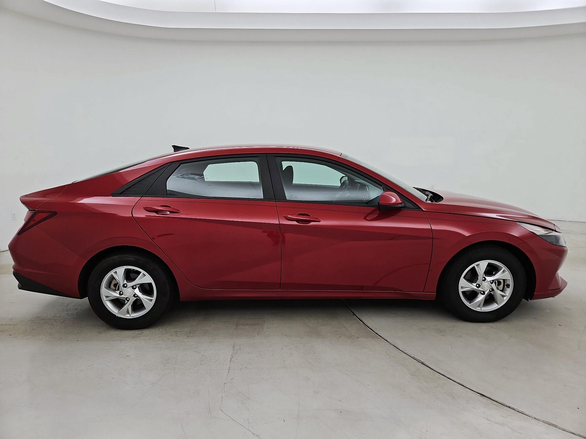Thumbnail: 2023 Hyundai Elantra - 4