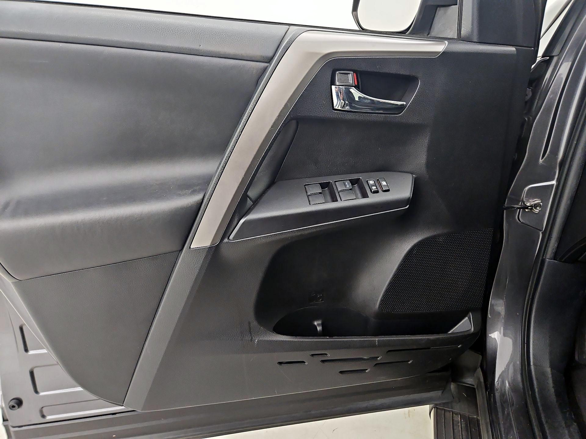 Thumbnail: 2017 Toyota RAV4 - 12