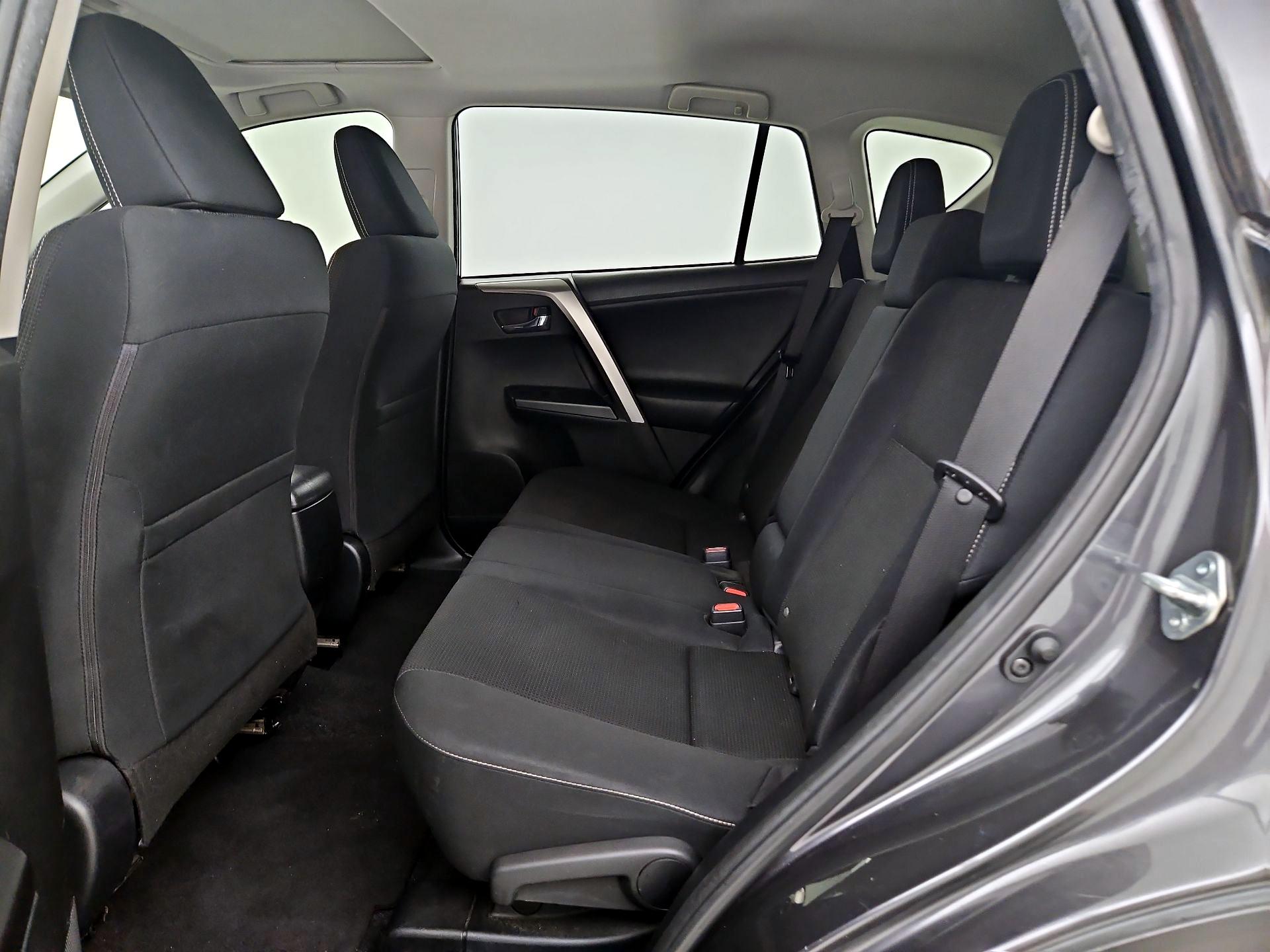 Thumbnail: 2017 Toyota RAV4 - 20