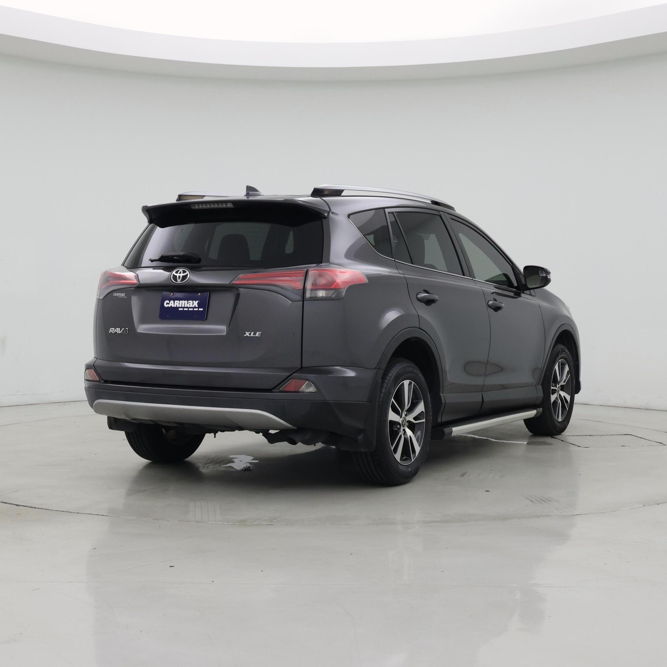 Thumbnail: 2017 Toyota RAV4 - 8