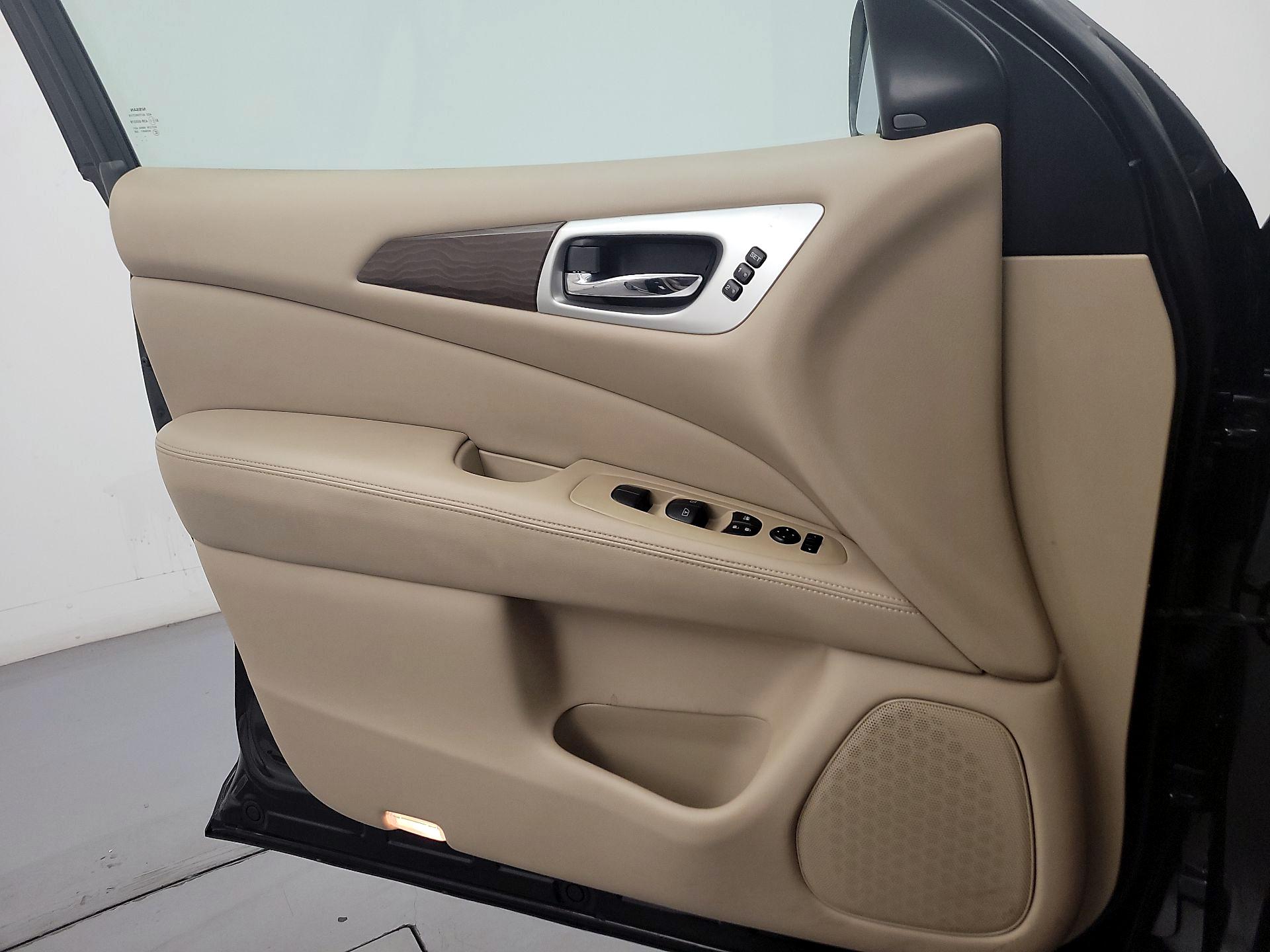 Thumbnail: 2020 Nissan Pathfinder - 12