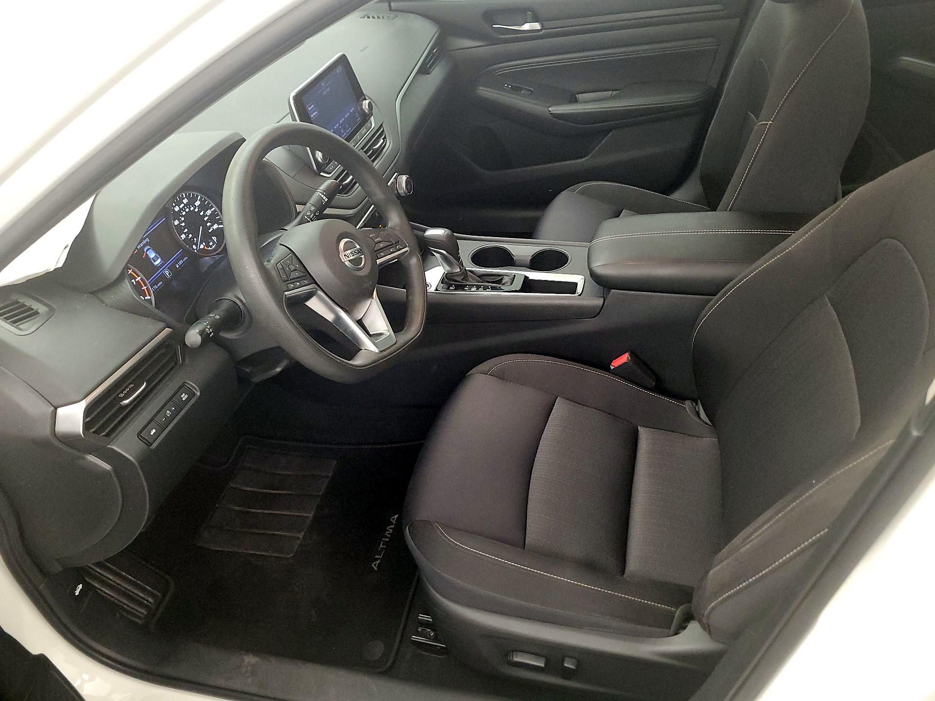 Thumbnail: 2020 Nissan Altima - 11