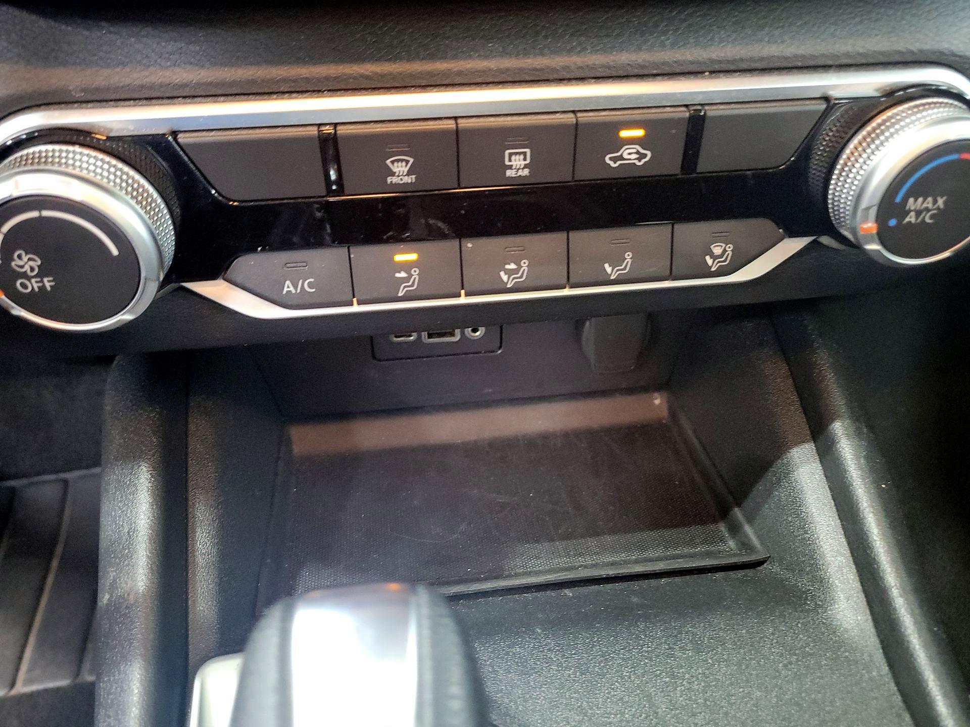 Thumbnail: 2020 Nissan Altima - 16