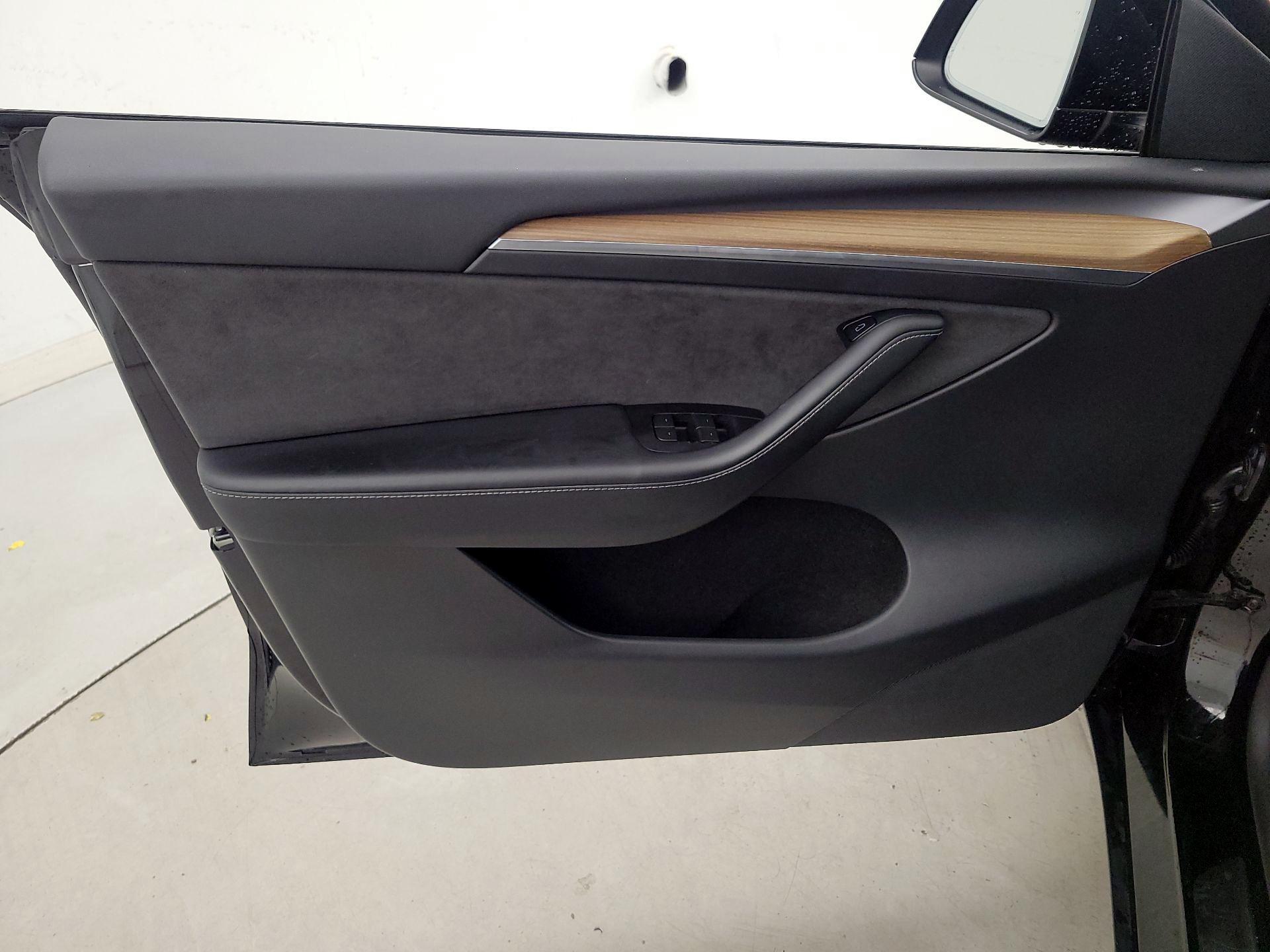 Thumbnail: 2022 Tesla Model Y - 12