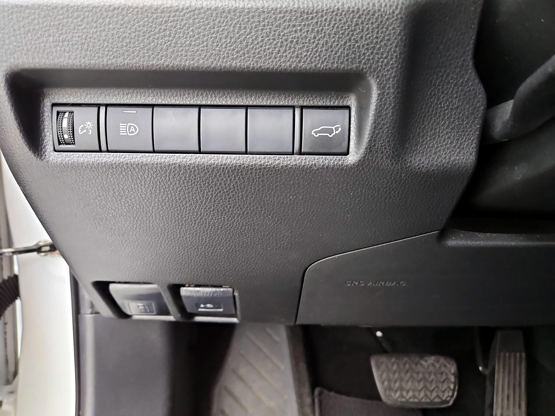 Thumbnail: 2019 Toyota RAV4 - 13