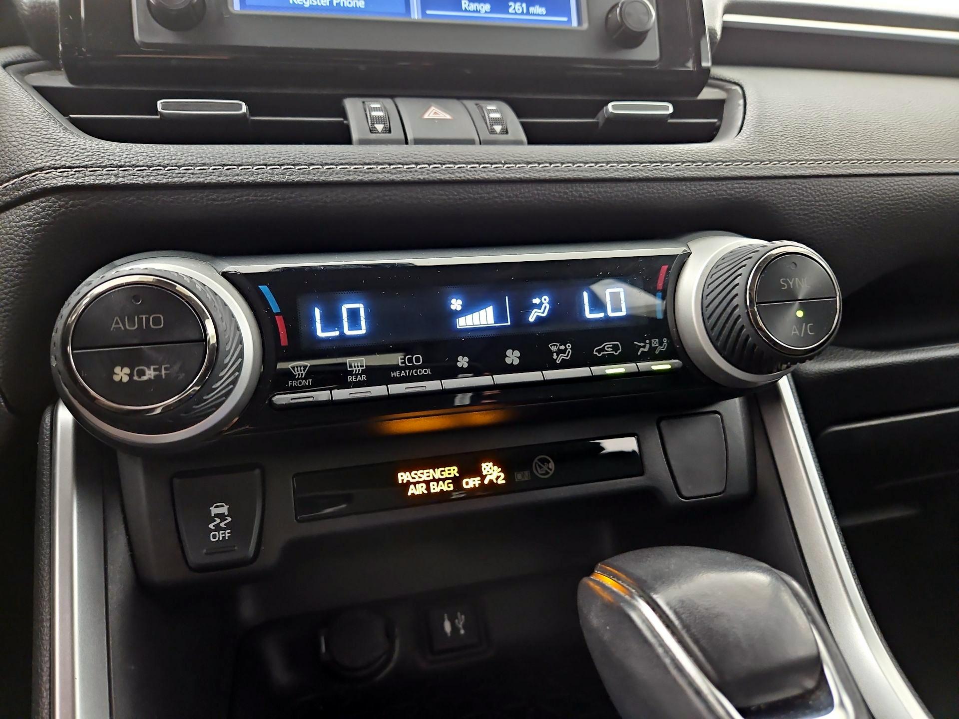 Thumbnail: 2019 Toyota RAV4 - 16
