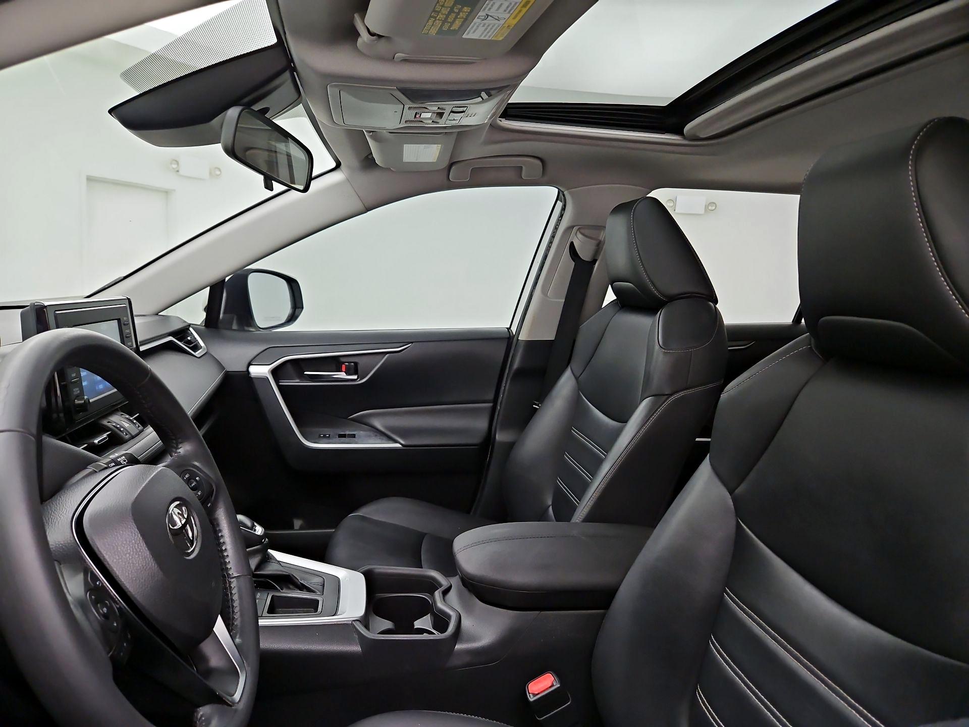 Thumbnail: 2019 Toyota RAV4 - 19