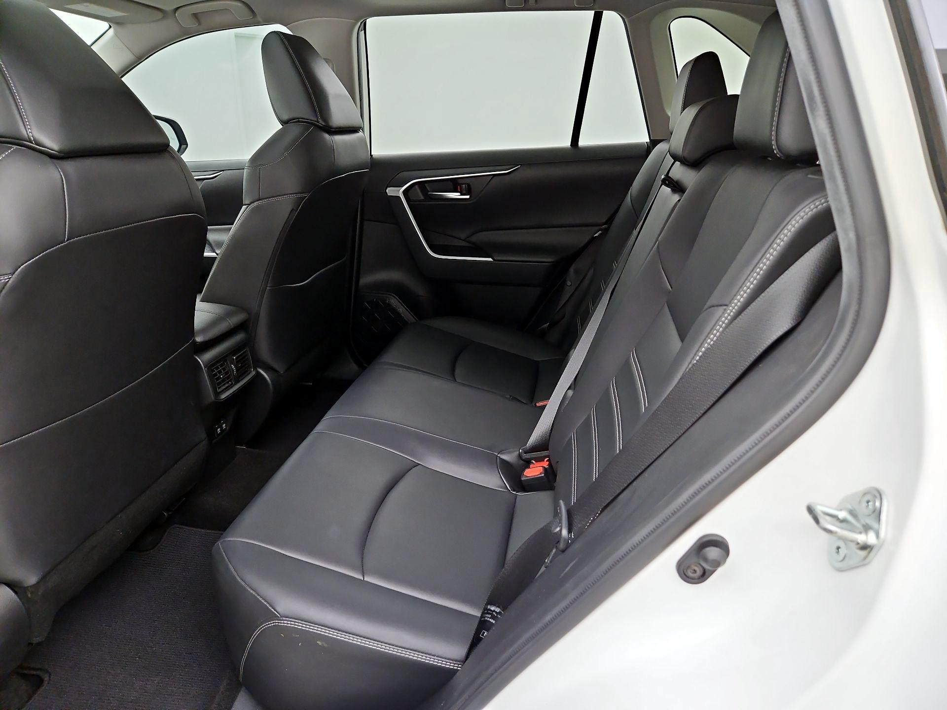 Thumbnail: 2019 Toyota RAV4 - 20