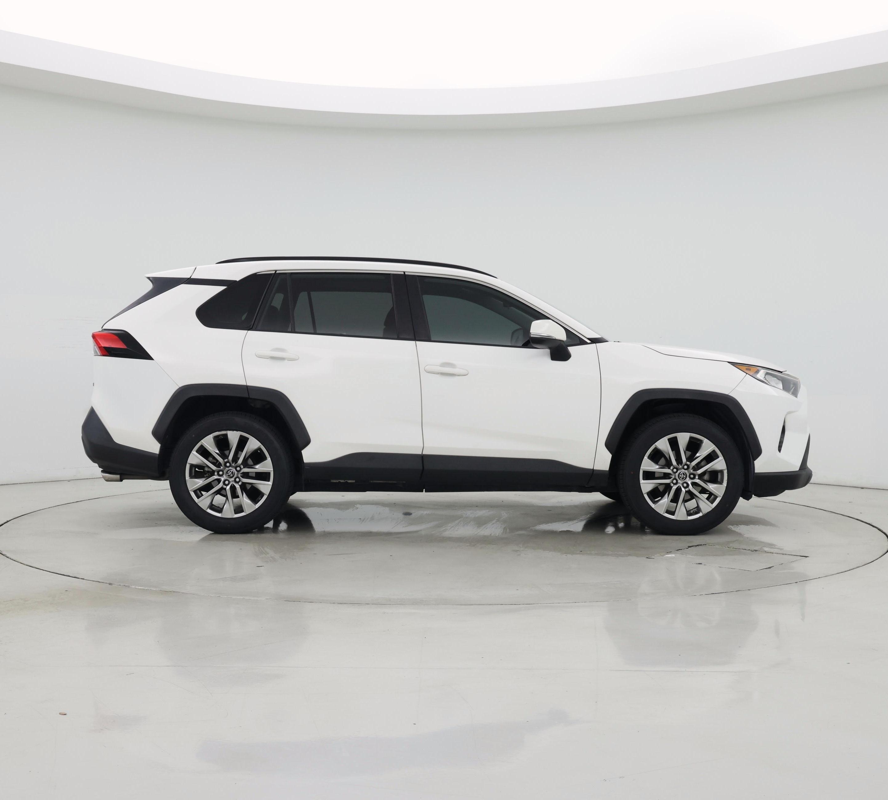 Thumbnail: 2019 Toyota RAV4 - 7