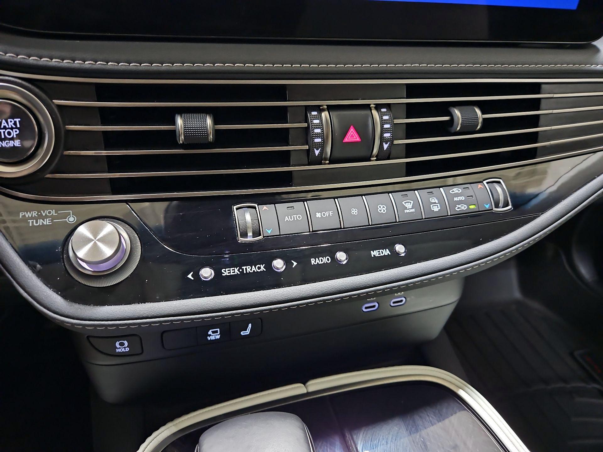 Thumbnail: 2023 Lexus LS - 16