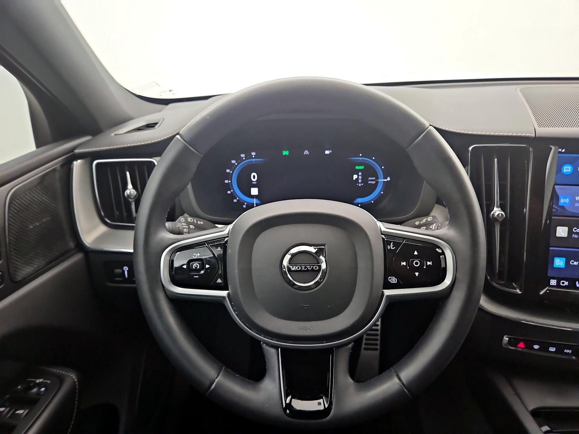 Thumbnail: 2022 Volvo XC60 - 10