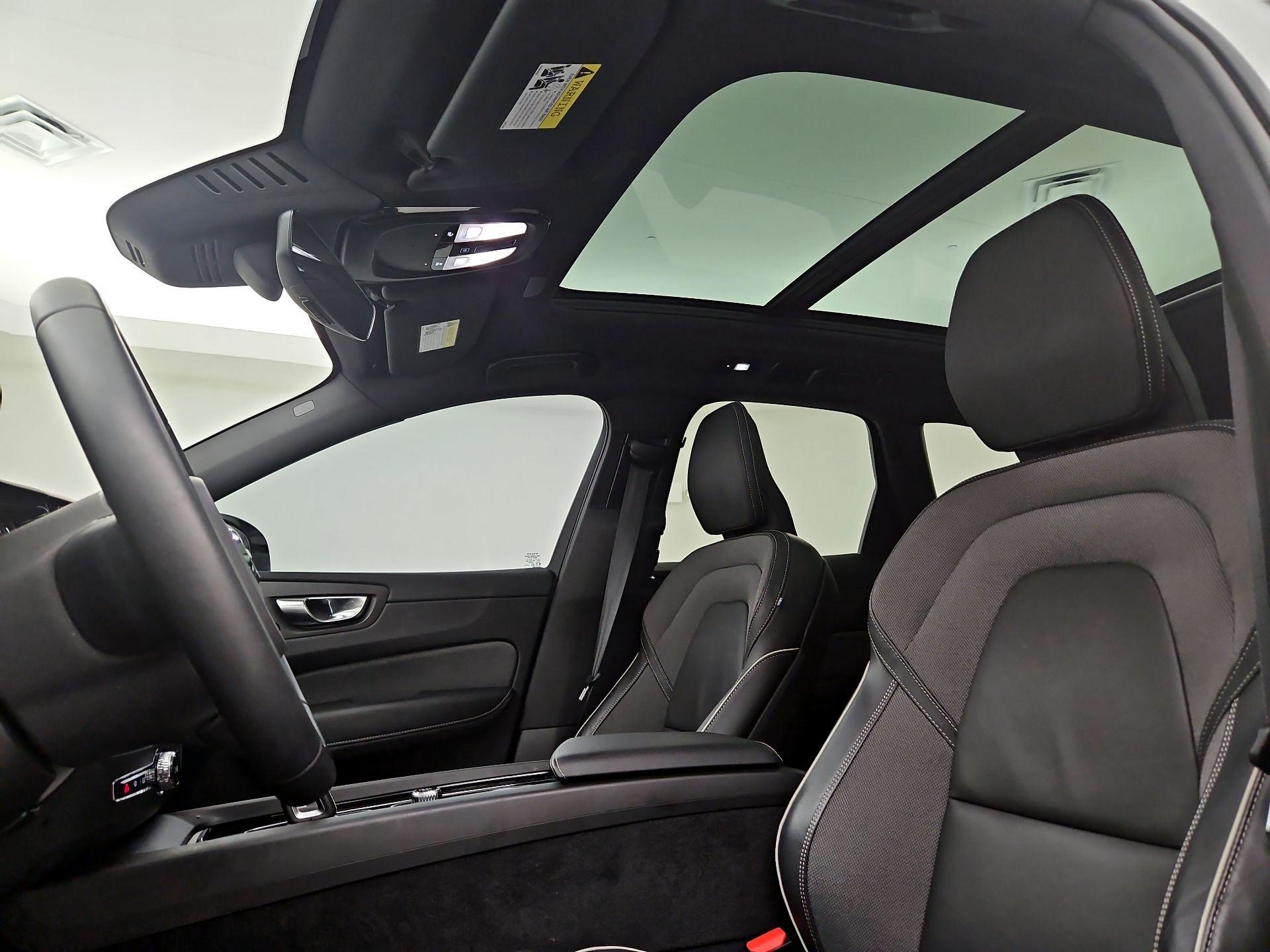 Thumbnail: 2022 Volvo XC60 - 19