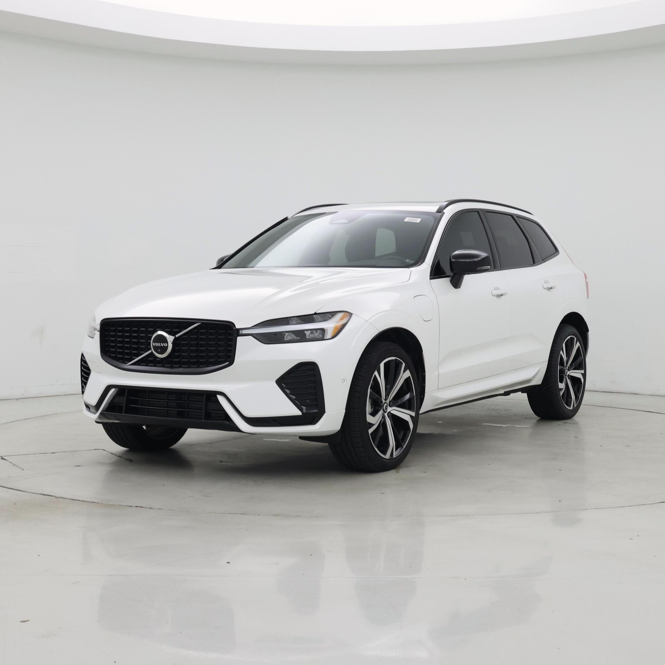 Thumbnail: 2022 Volvo XC60 - 4