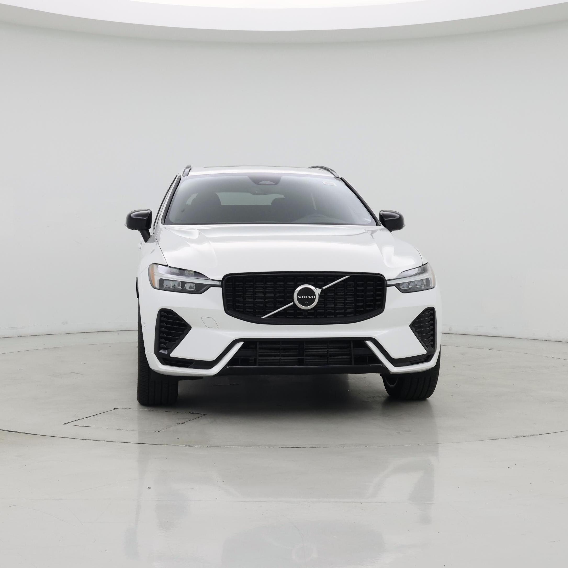 Thumbnail: 2022 Volvo XC60 - 5