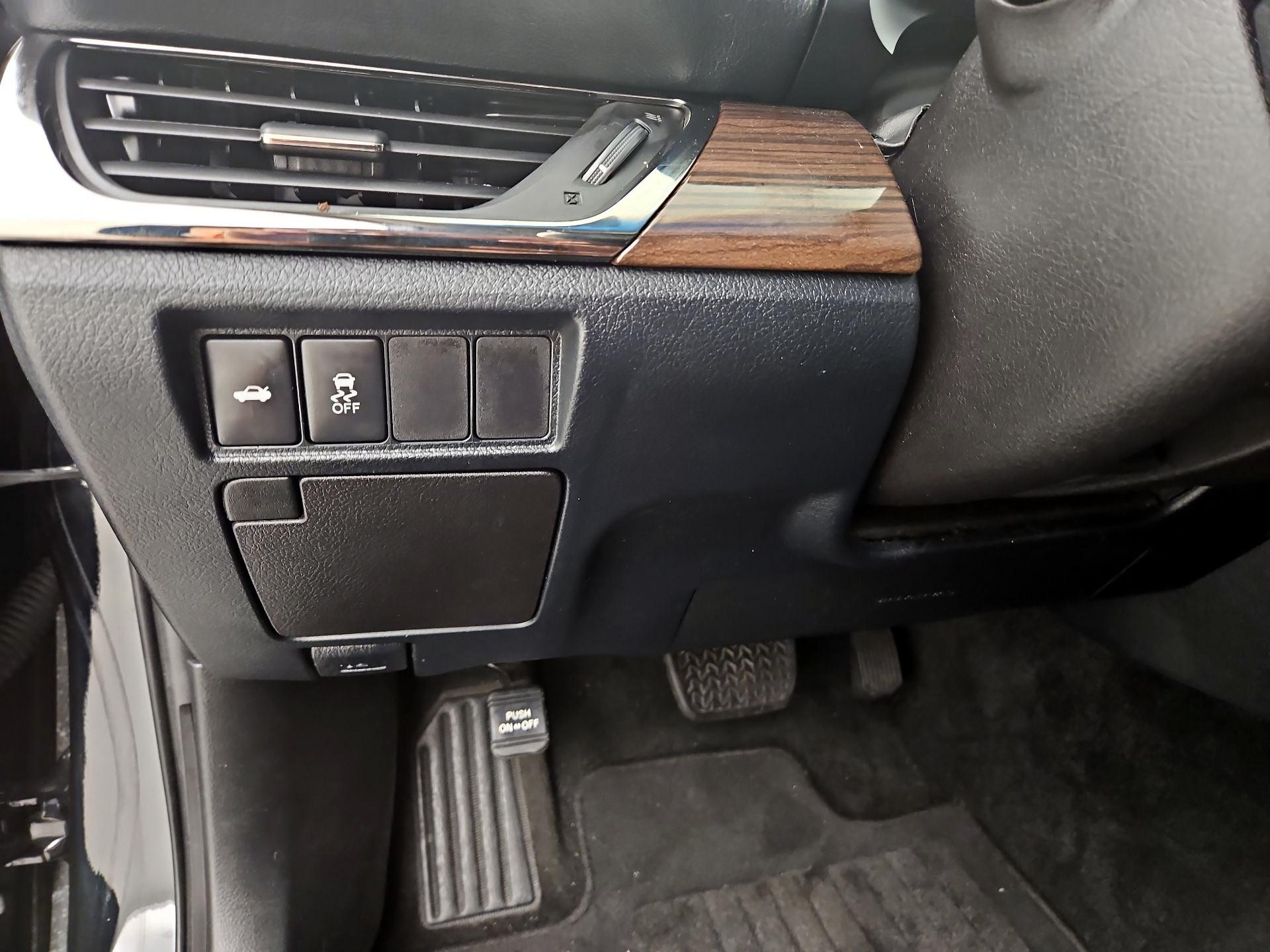 Thumbnail: 2015 Toyota Avalon - 13