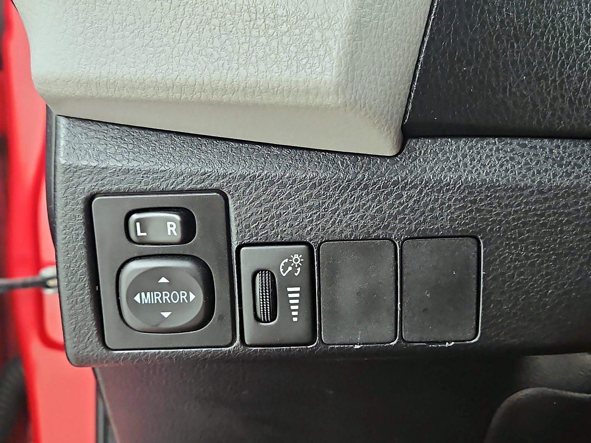 Thumbnail: 2014 Toyota Corolla - 13