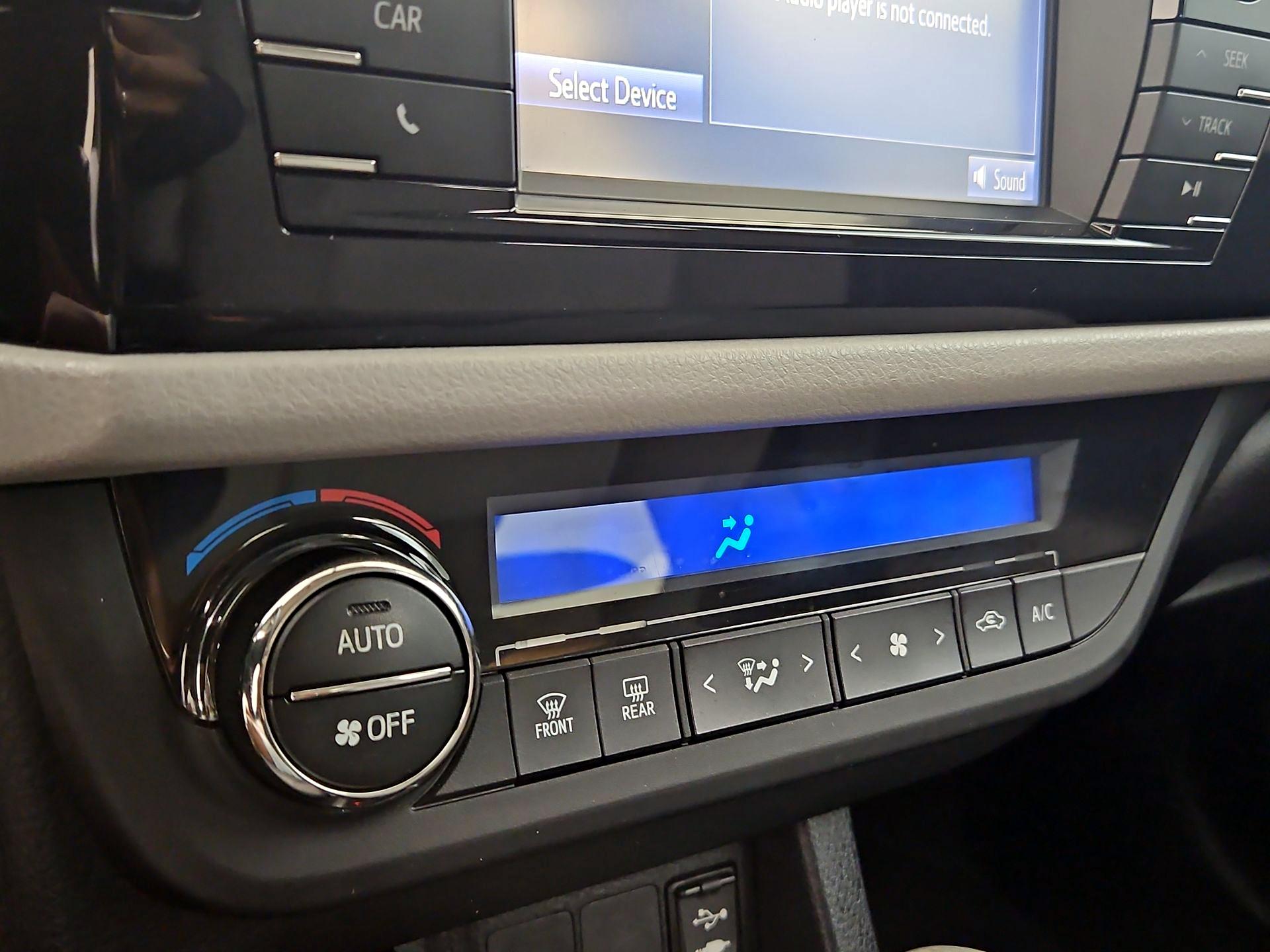 Thumbnail: 2014 Toyota Corolla - 16