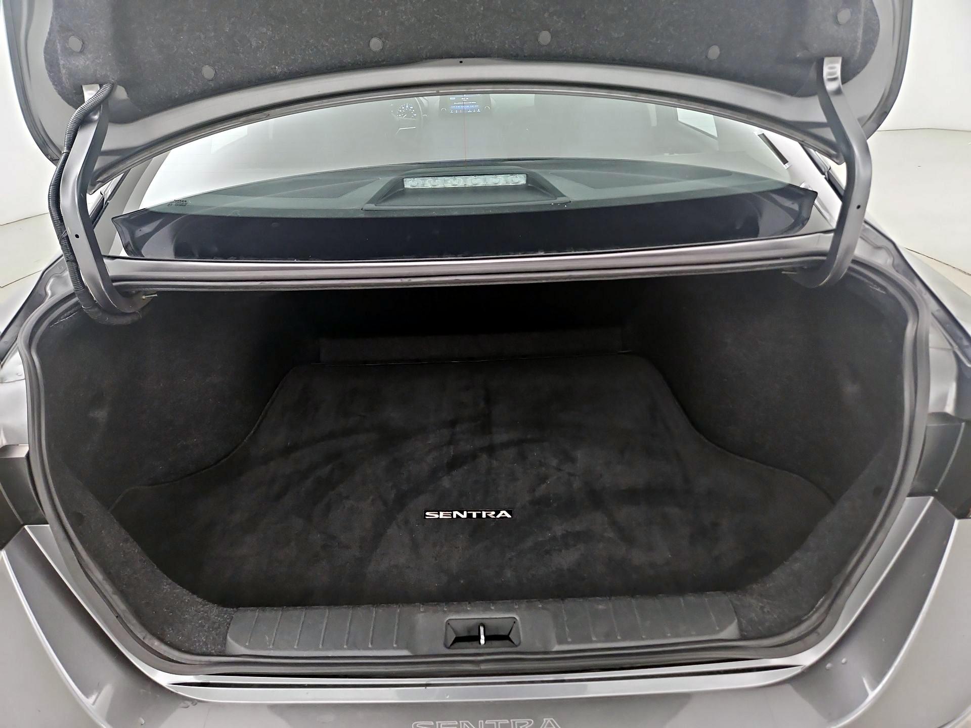 Thumbnail: 2021 Nissan Sentra - 20