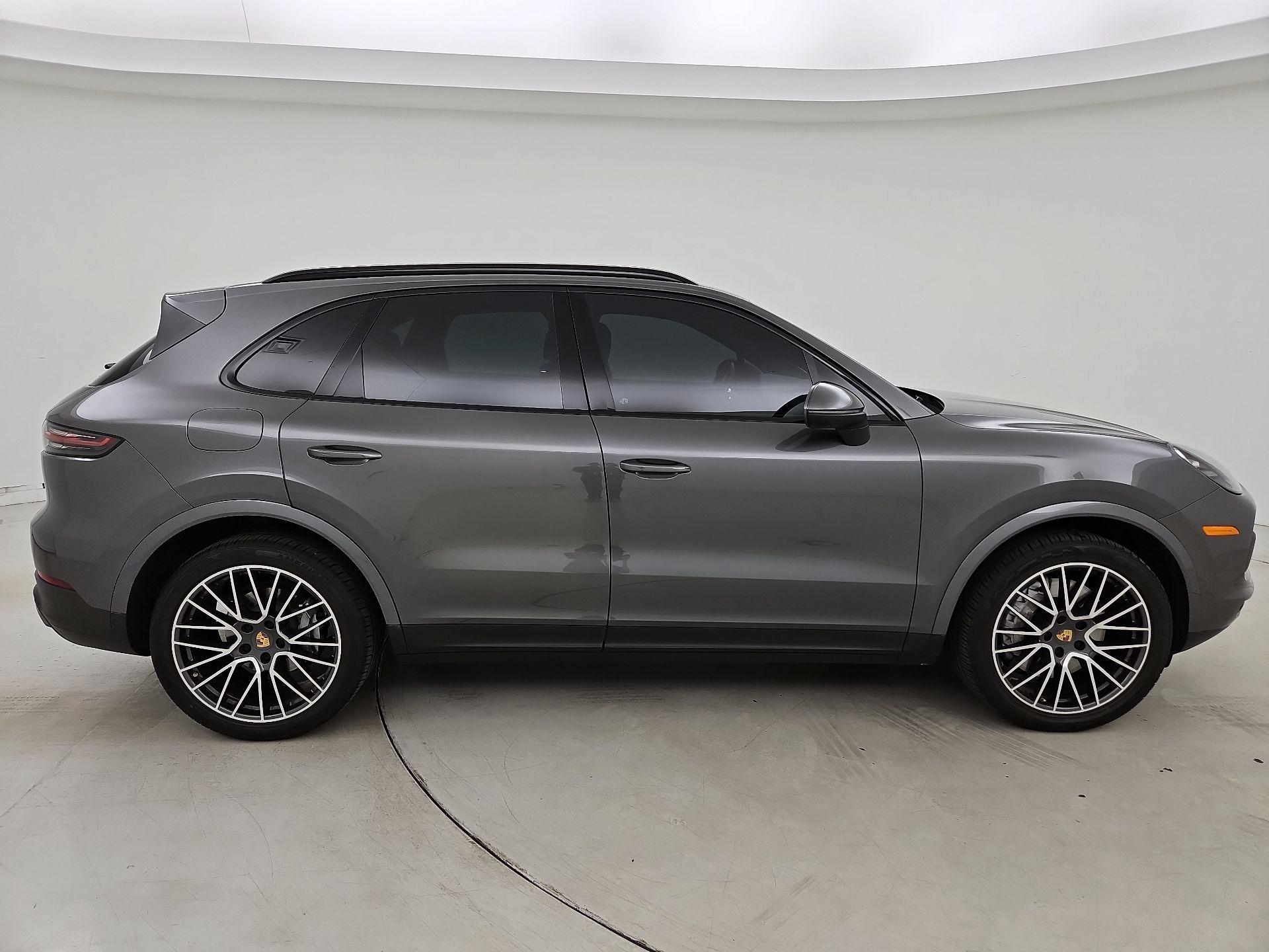 Thumbnail: 2022 Porsche Cayenne - 4