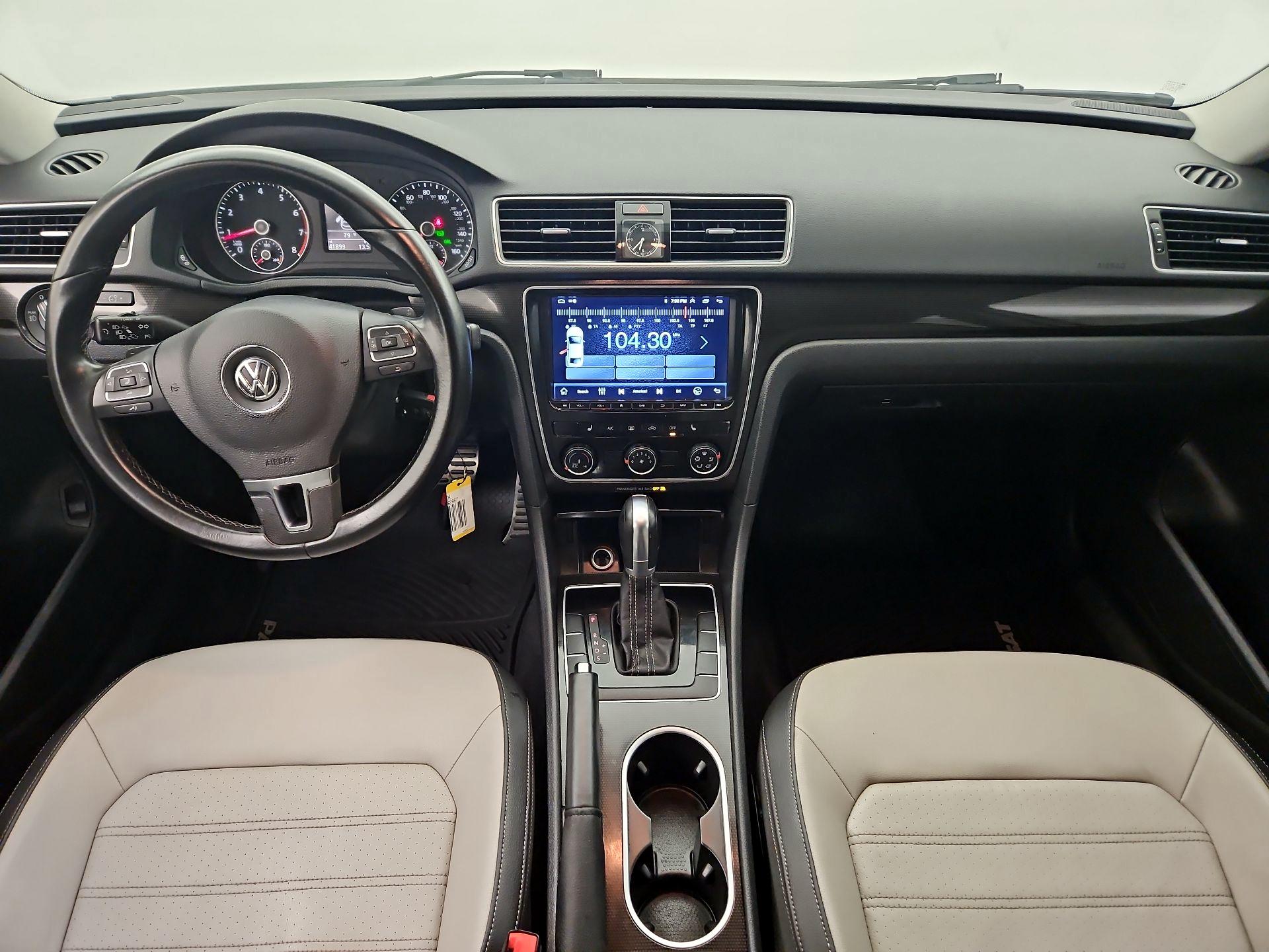 Thumbnail: 2015 Volkswagen Passat - 9