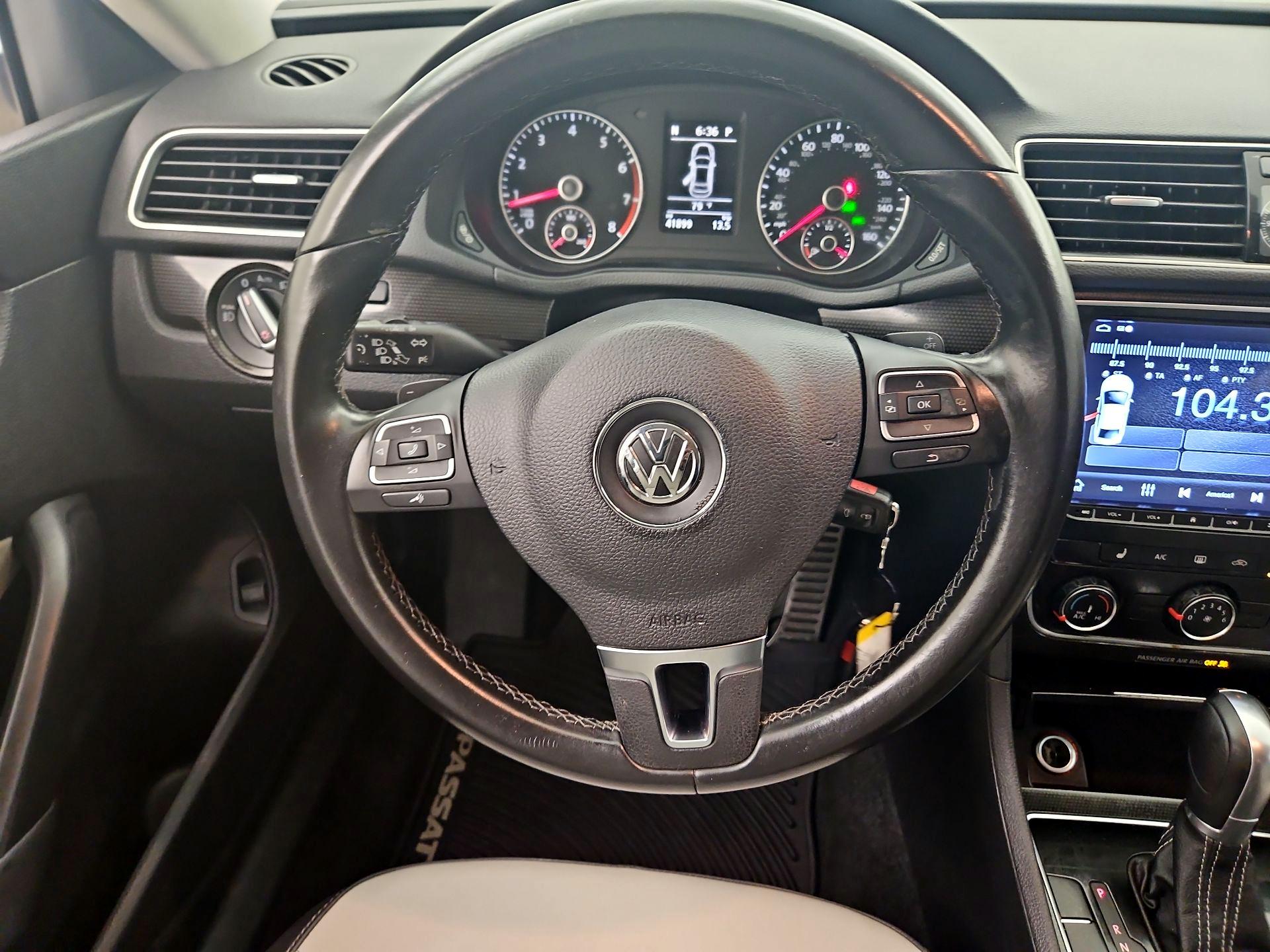 Thumbnail: 2015 Volkswagen Passat - 10