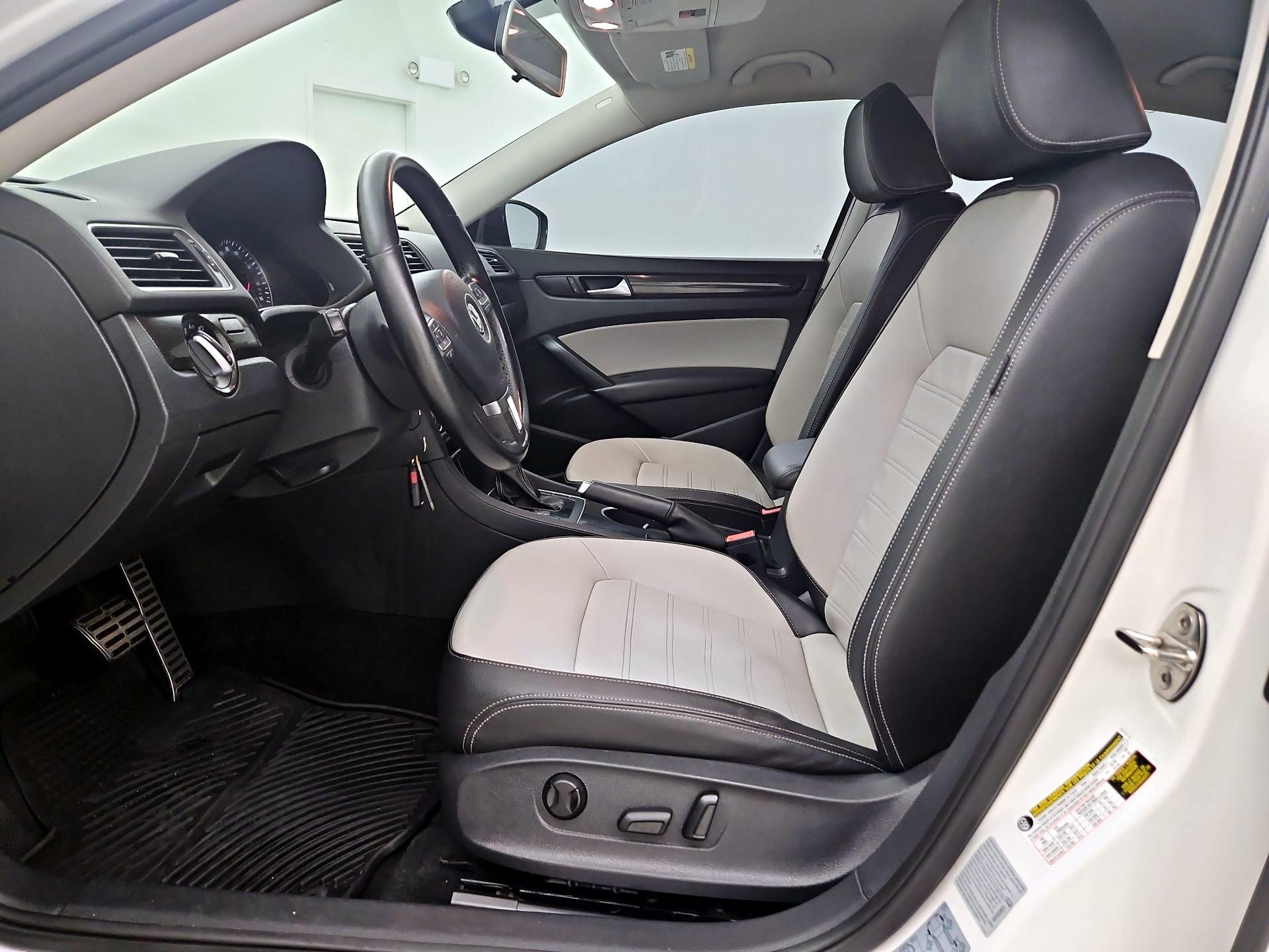 Thumbnail: 2015 Volkswagen Passat - 11