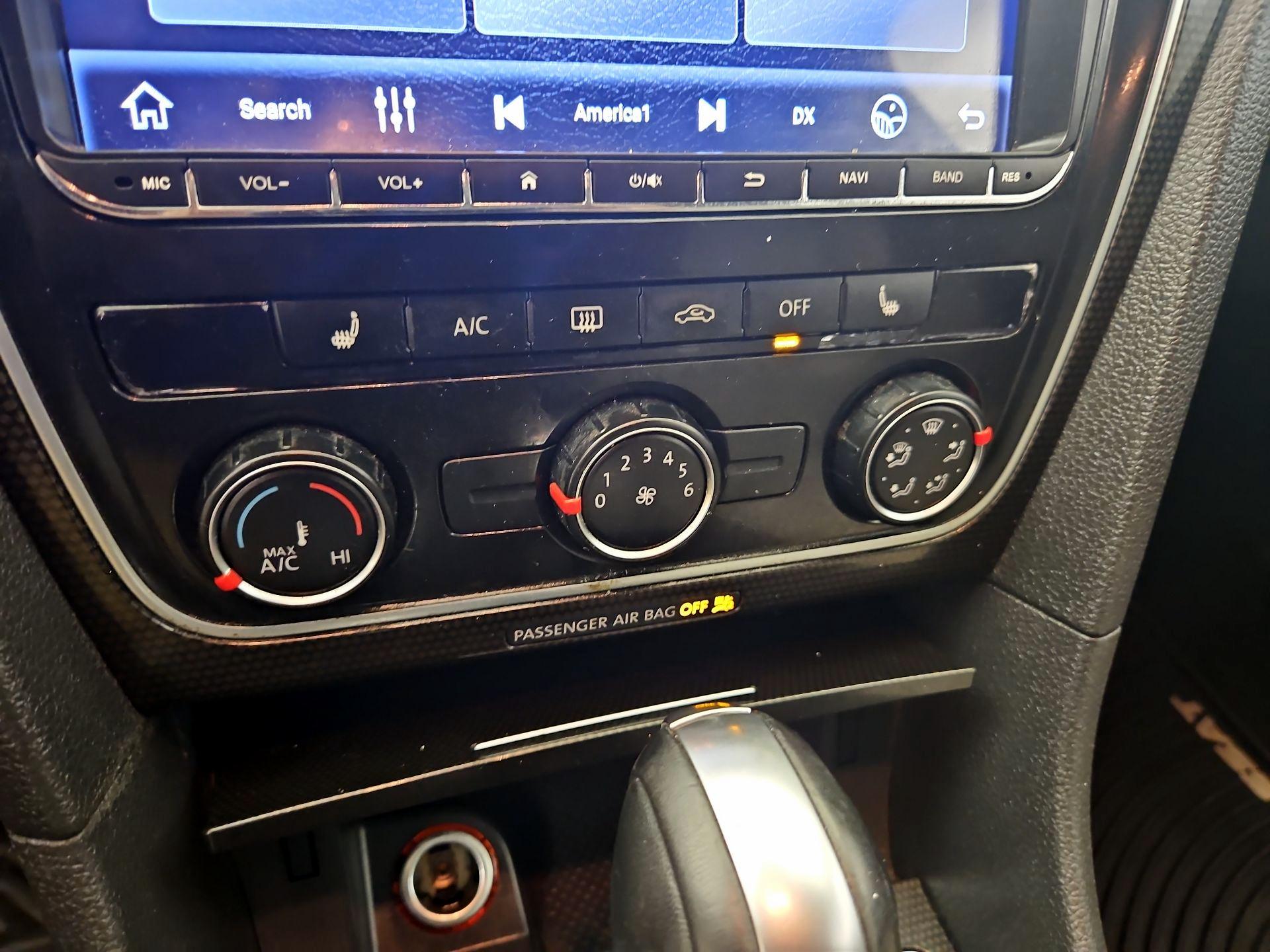 Thumbnail: 2015 Volkswagen Passat - 16